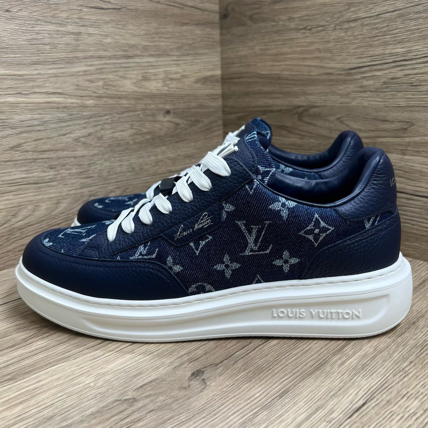 Louis Vuitton Louis Vuitton Blue Lowtop Sneakers 9 Men Size US 9 / EU 42 - 2 Thumbnail