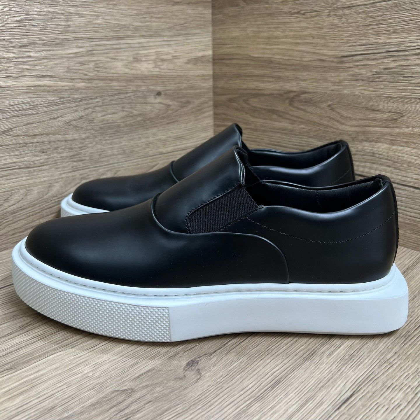Hermes Hermes Black Lowtop Sneakers 8 Men Size US 8 / EU 41 - 2 Thumbnail