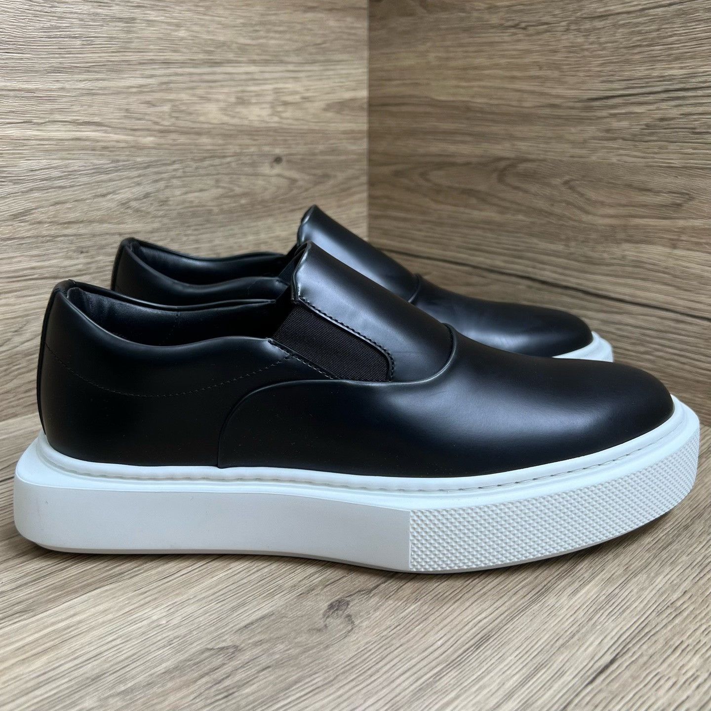 Hermes Hermes Black Lowtop Sneakers 8 Men Size US 8 / EU 41 - 4 Thumbnail