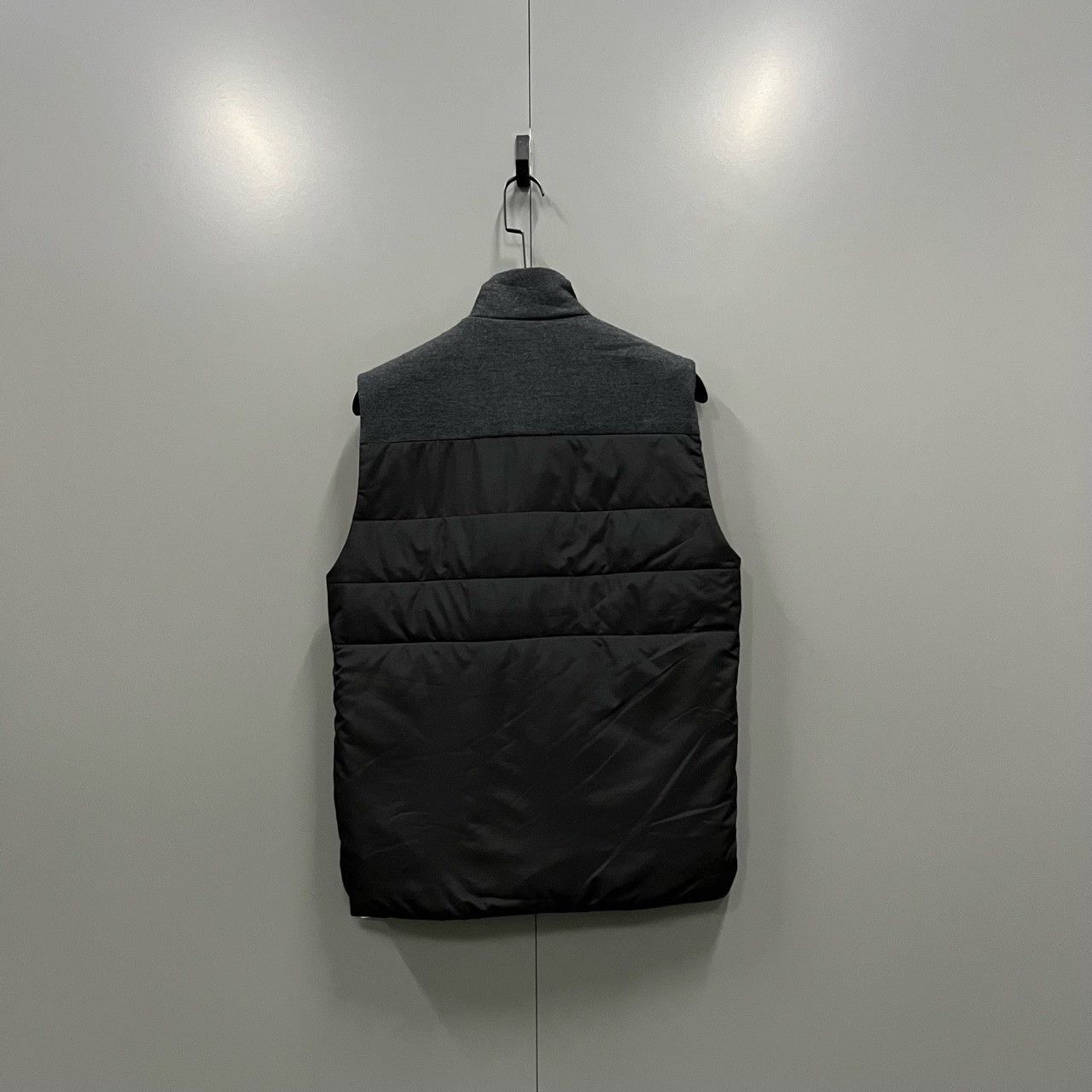 Louis Vuitton Louis Vuitton Down Black Vest s Men Size US S / EU 44-46 / 1 - 2 Thumbnail