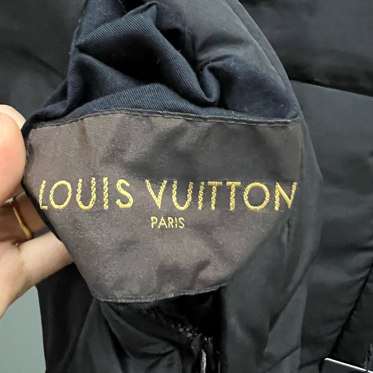 Louis Vuitton Louis Vuitton Down Black Vest s Men Size US S / EU 44-46 / 1 - 3 Thumbnail