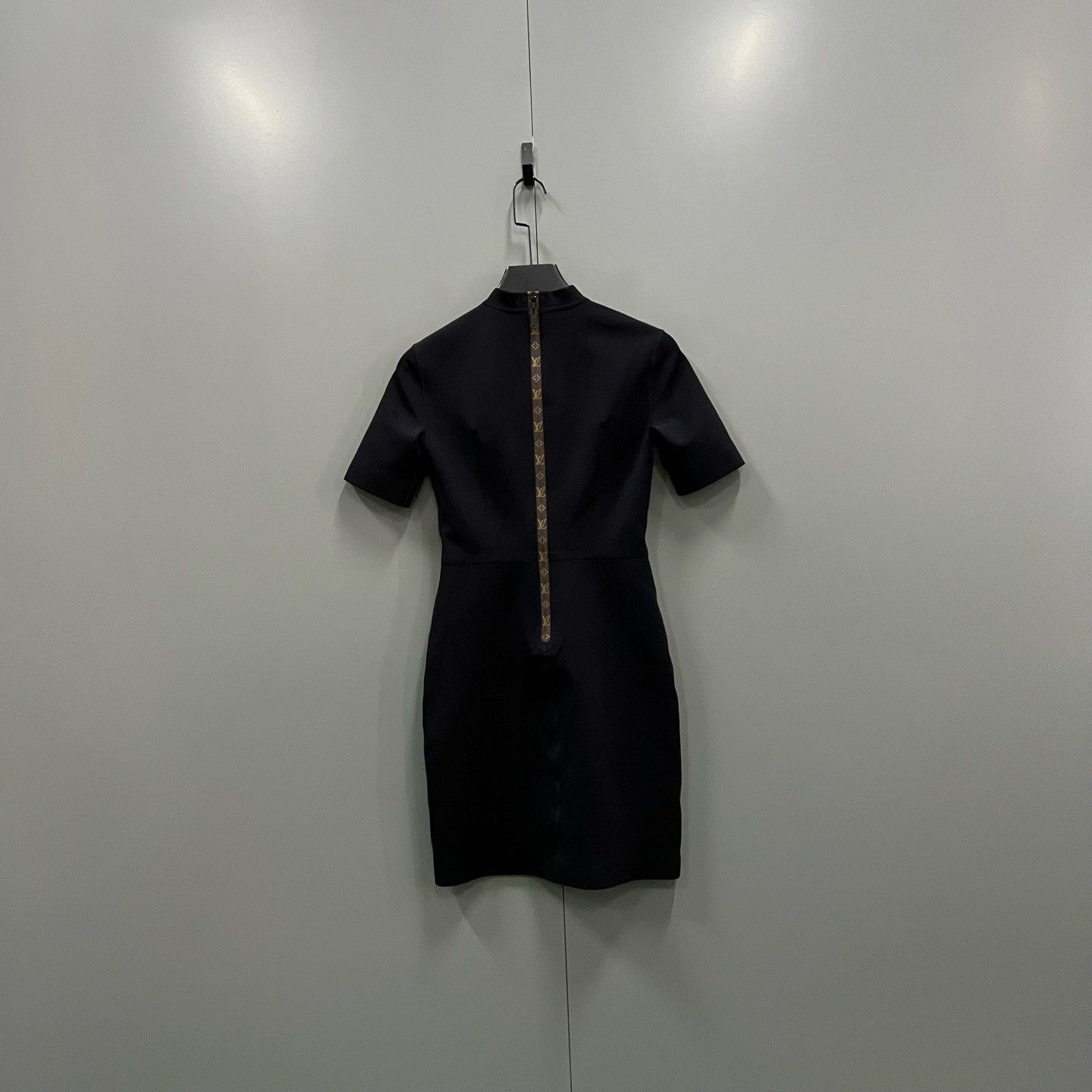 Louis Vuitton Louis Vuitton Black Dress it_36 Women Size XS / US 0-2 / IT 36-38 - 2 Thumbnail