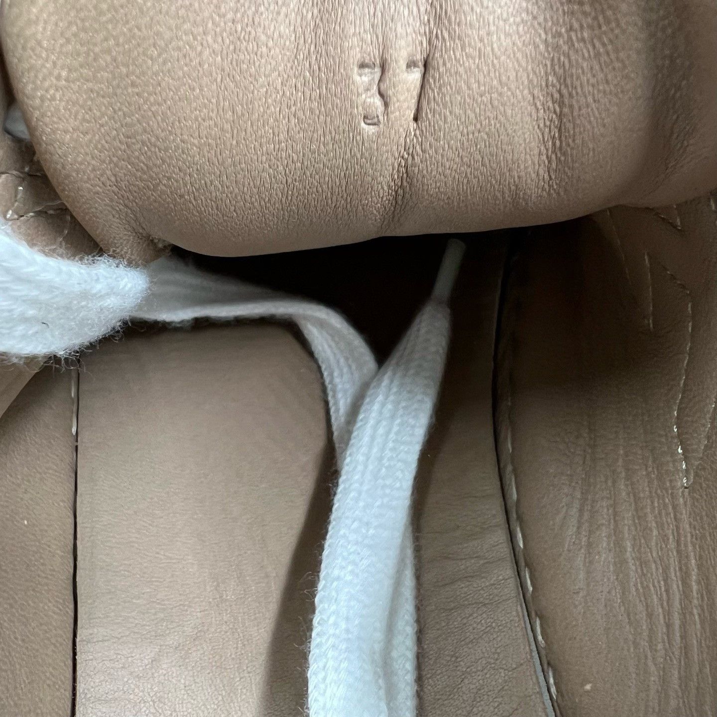 Hermes Hermes White Lowtop Sneakers us_7 Women Size US 7 / IT 37 - 6 Thumbnail
