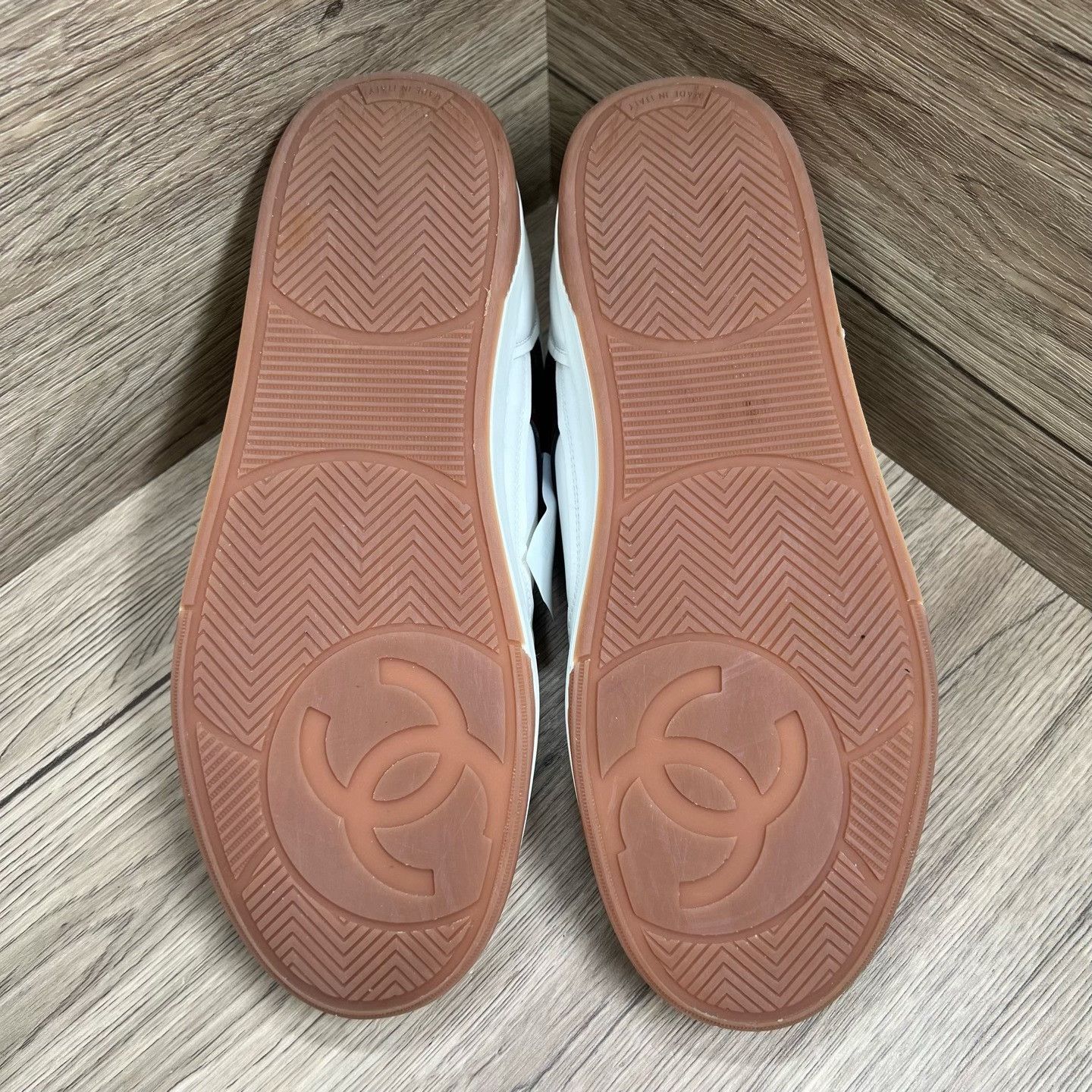 Chanel Chanel White Lowtop Sneakers 9 Men Size US 9 / EU 42 - 6 Thumbnail
