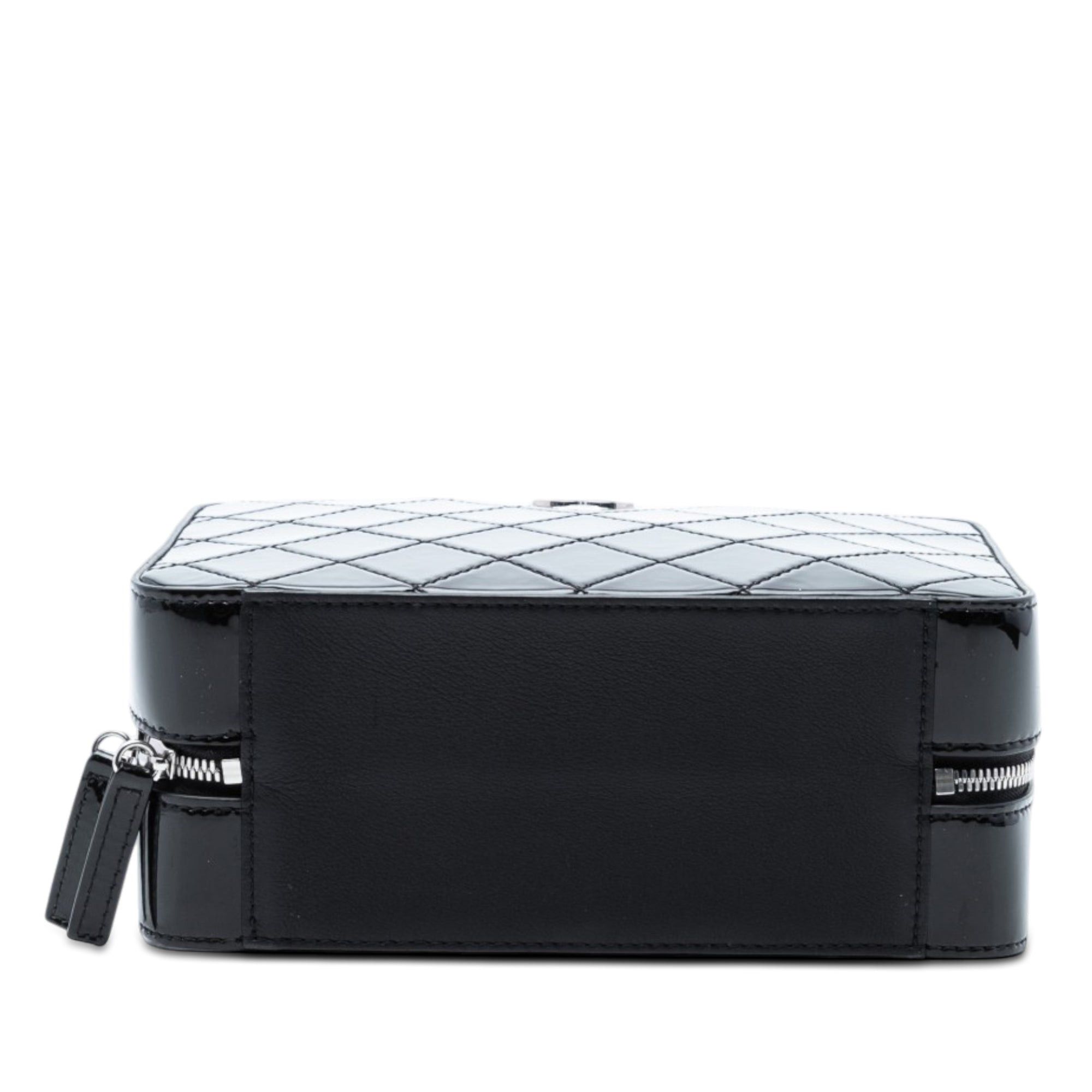 Chanel CC Quilted Patent Travel Kit Vanity Case Size ONE SIZE - 3 Thumbnail