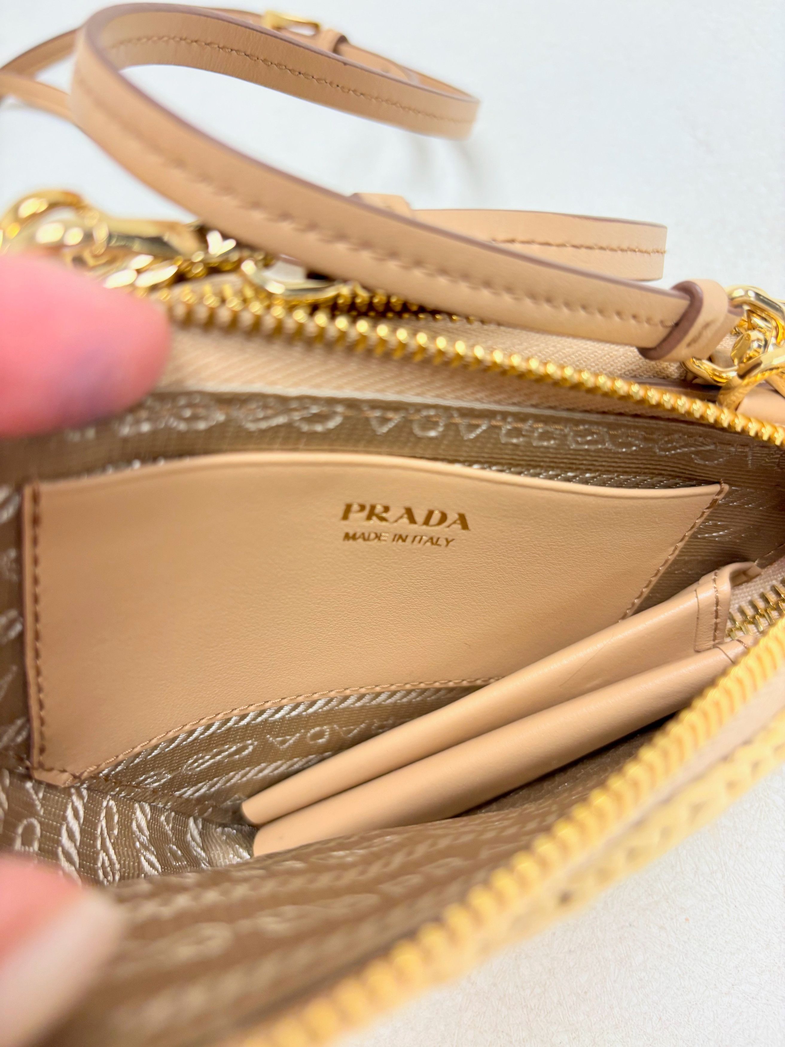 Prada Sac Triangle Raffia Size ONE SIZE - 13 Thumbnail