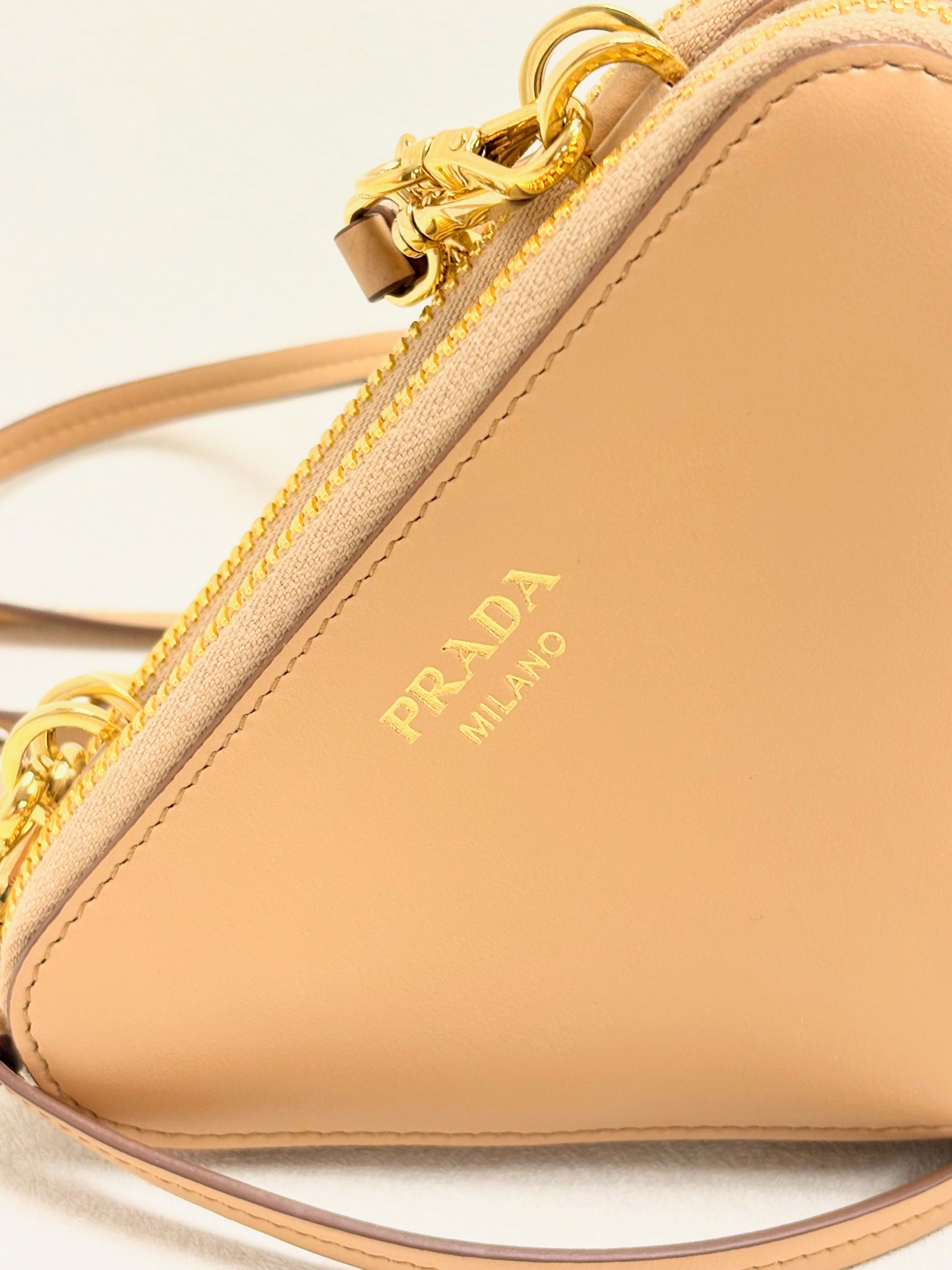 Prada Sac Triangle Raffia Size ONE SIZE - 6 Thumbnail