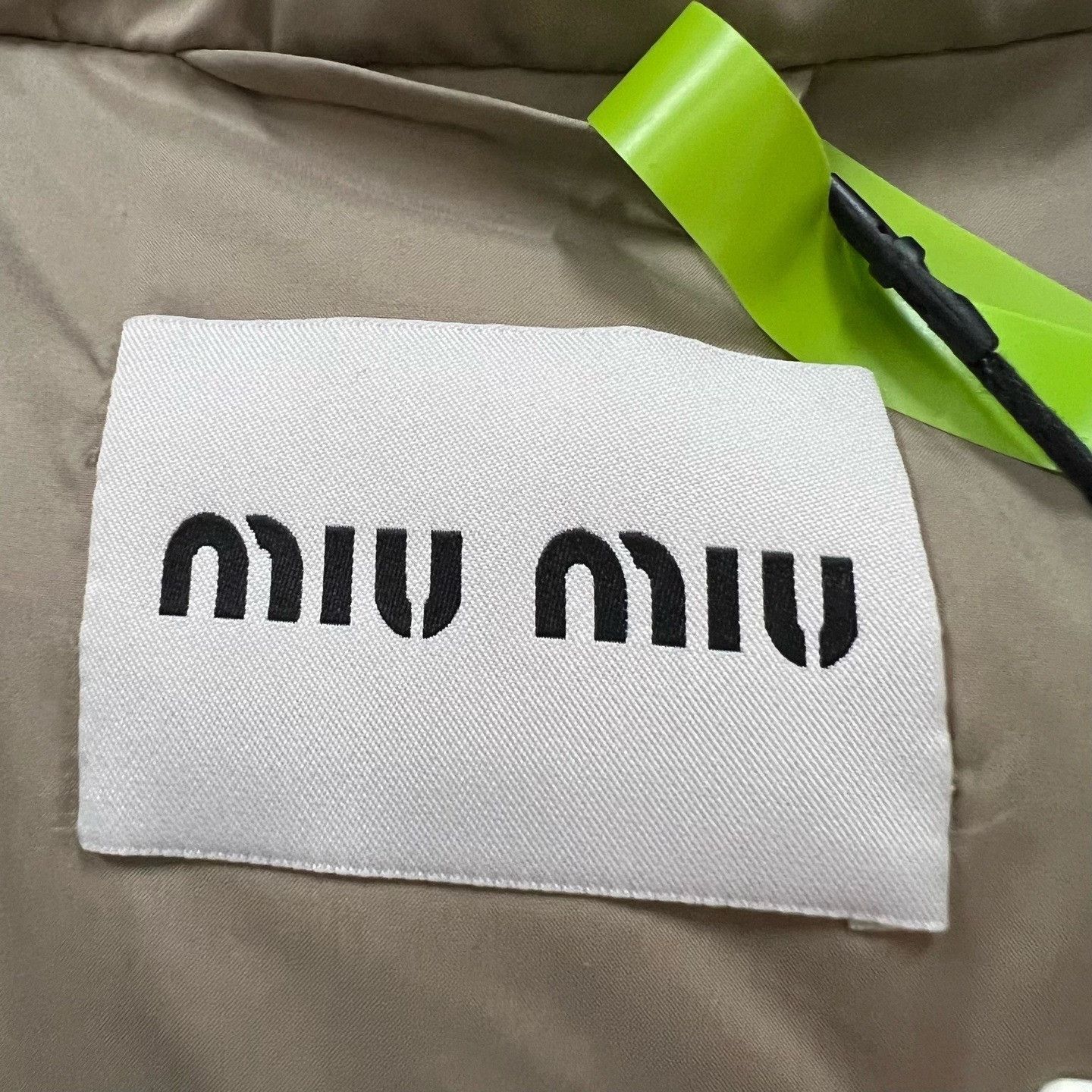 Miu Miu Miu Miu Retro Embroidered Beige Down Jacket XS Women Size XS / US 0-2 / IT 36-38 - 3 Thumbnail