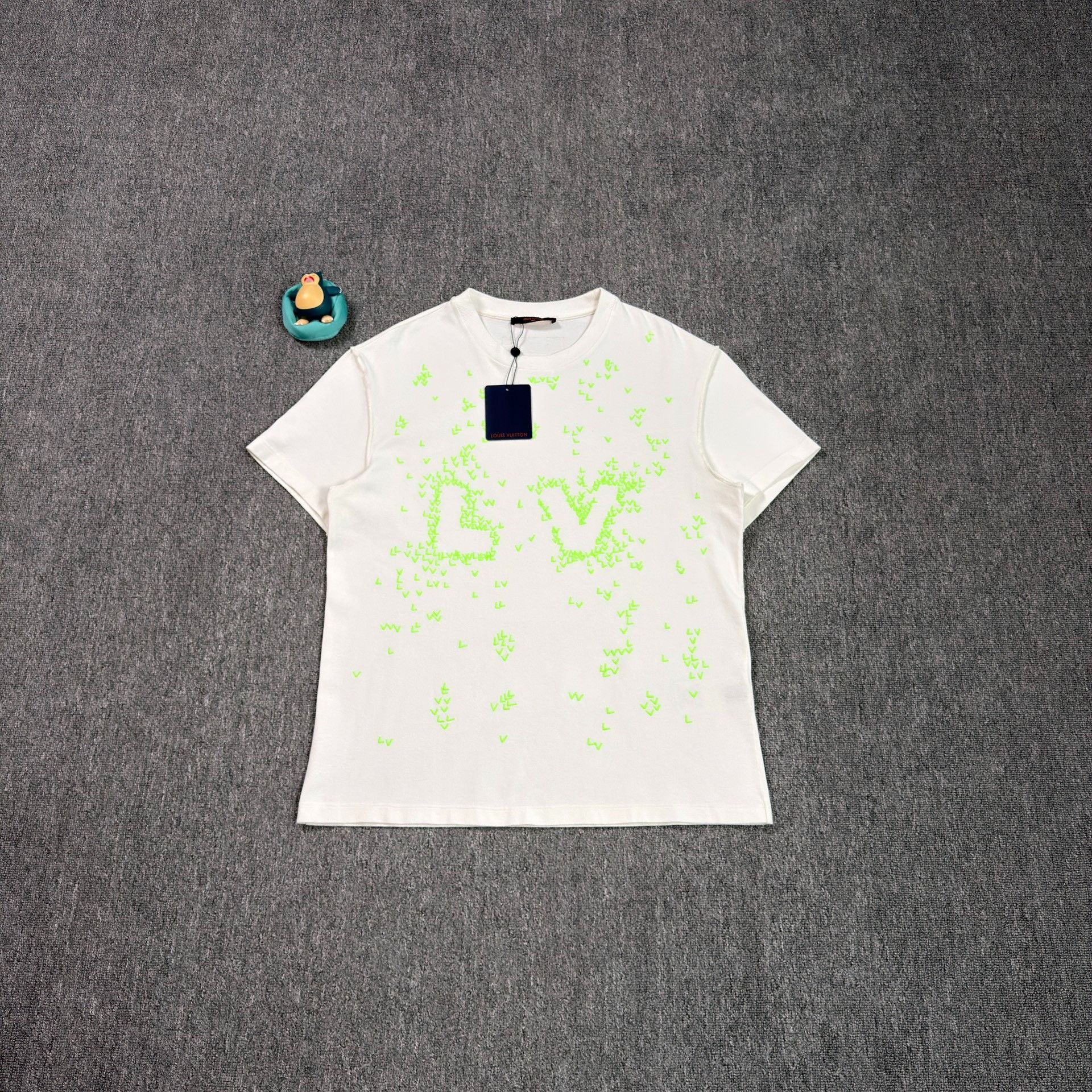Louis Vuitton Louis Vuitton Green Crane Print T-Shirt L Size US L / EU 52-54 / 3 - 2 Thumbnail