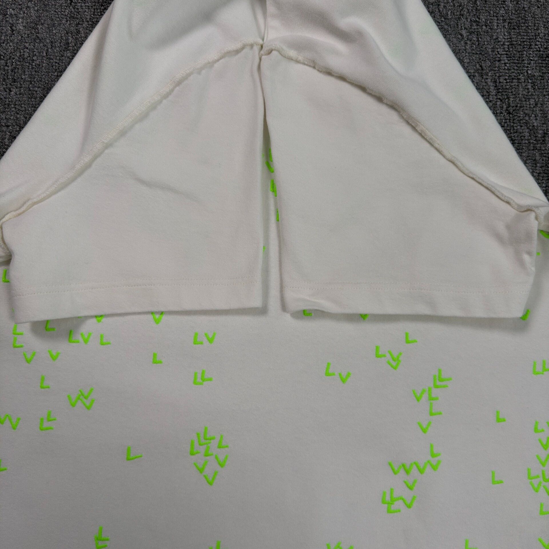 Louis Vuitton Louis Vuitton Green Crane Print T-Shirt L Size US L / EU 52-54 / 3 - 5 Thumbnail