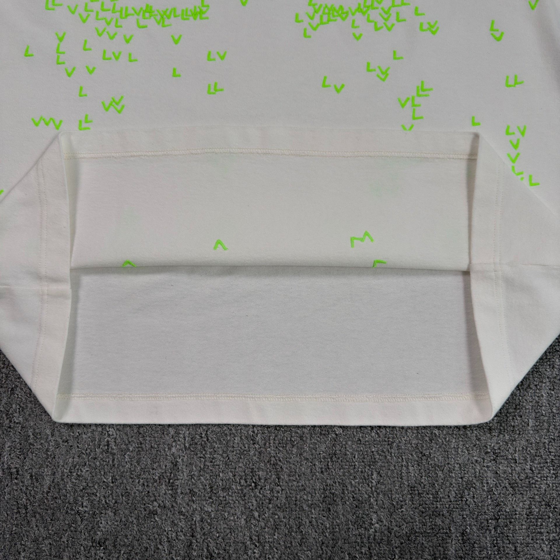Louis Vuitton Louis Vuitton Green Crane Print T-Shirt L Size US L / EU 52-54 / 3 - 6 Thumbnail