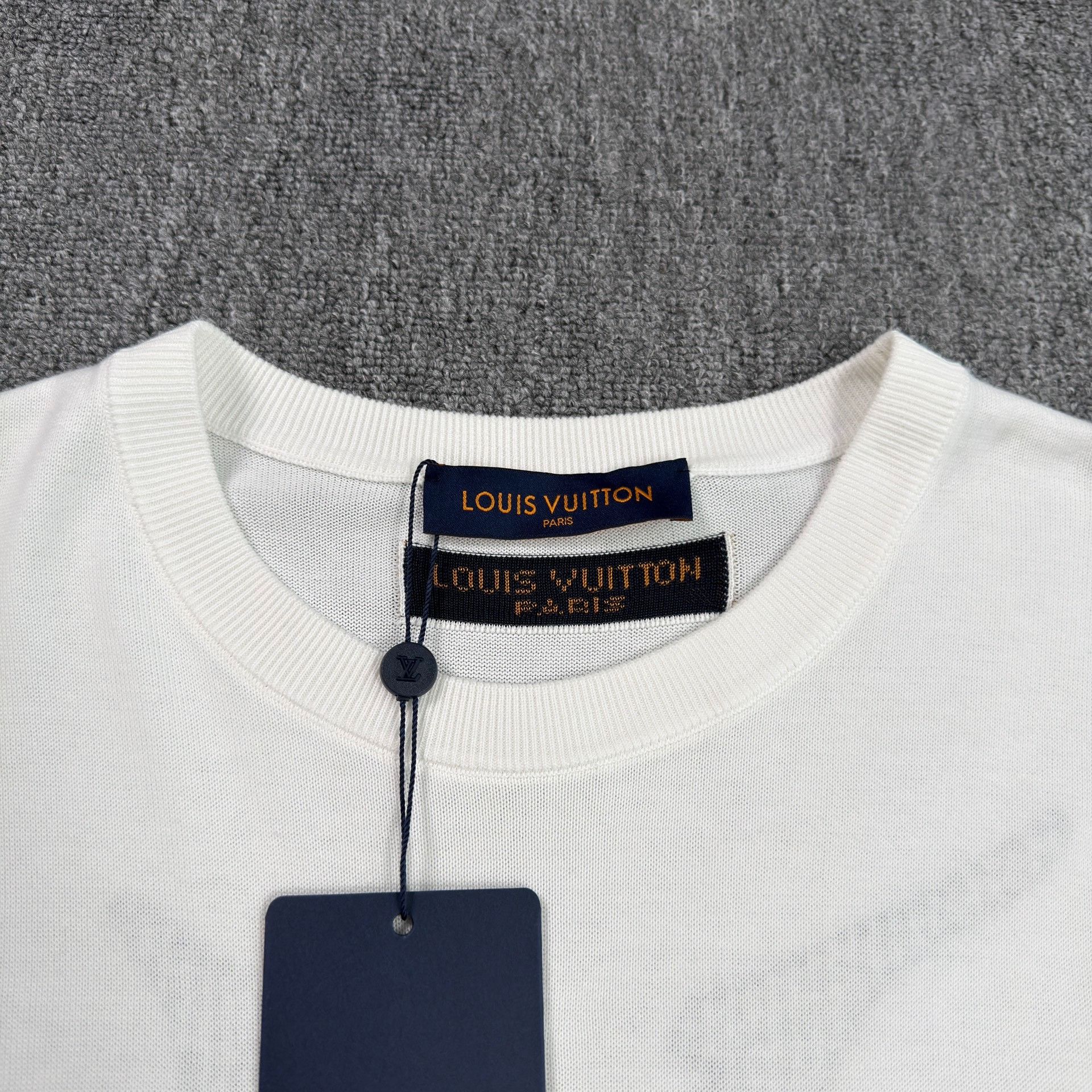Louis Vuitton Louis Vuitton End Goal Logo Knit T-Shirt Size L Size US L / EU 52-54 / 3 - 4 Thumbnail