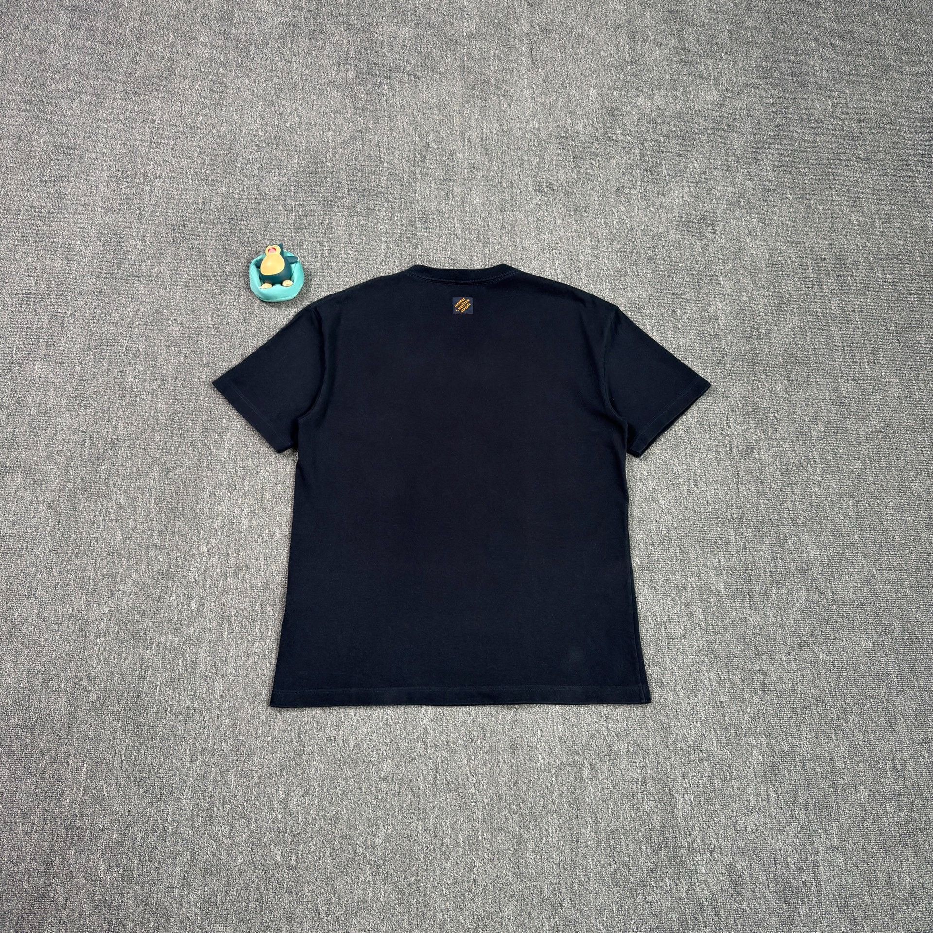 Louis Vuitton Louis Vuitton Sequin LVovers T-Shirt Size M Size US M / EU 48-50 / 2 - 3 Thumbnail