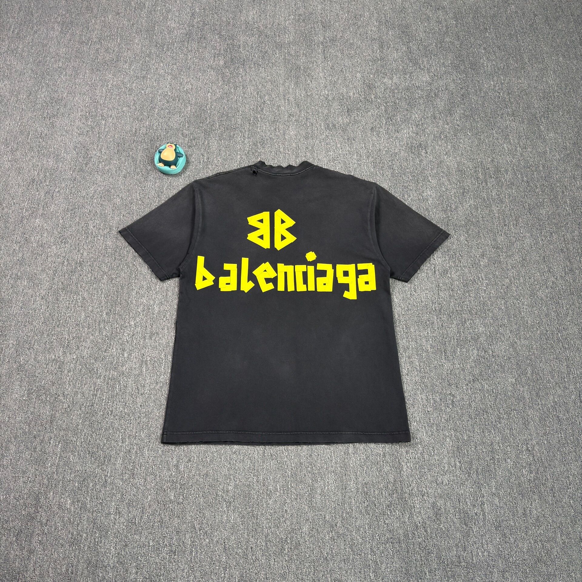 Balenciaga Balenciaga Tape Logo Distressed T-Shirt XS Size US XS / EU 42 / 0 - 3 Thumbnail