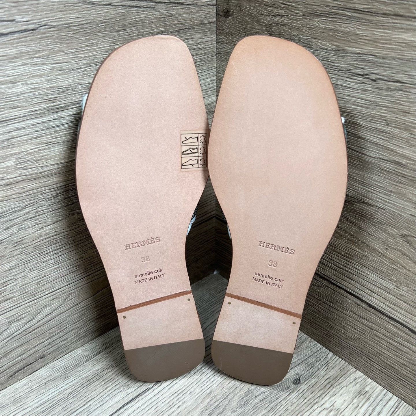 Hermes Hermes Green Sandals us_8 Women Size US 8 / IT 38 - 6 Thumbnail