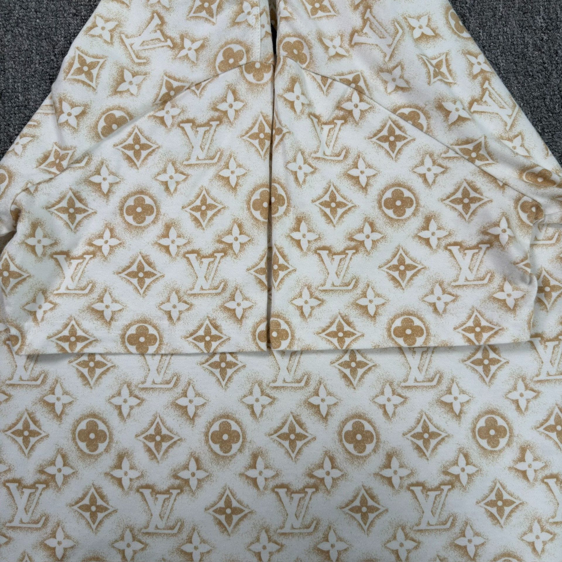 Louis Vuitton Louis Vuitton Monogram All-over T-Shirt Size M Size US M / EU 48-50 / 2 - 5 Thumbnail