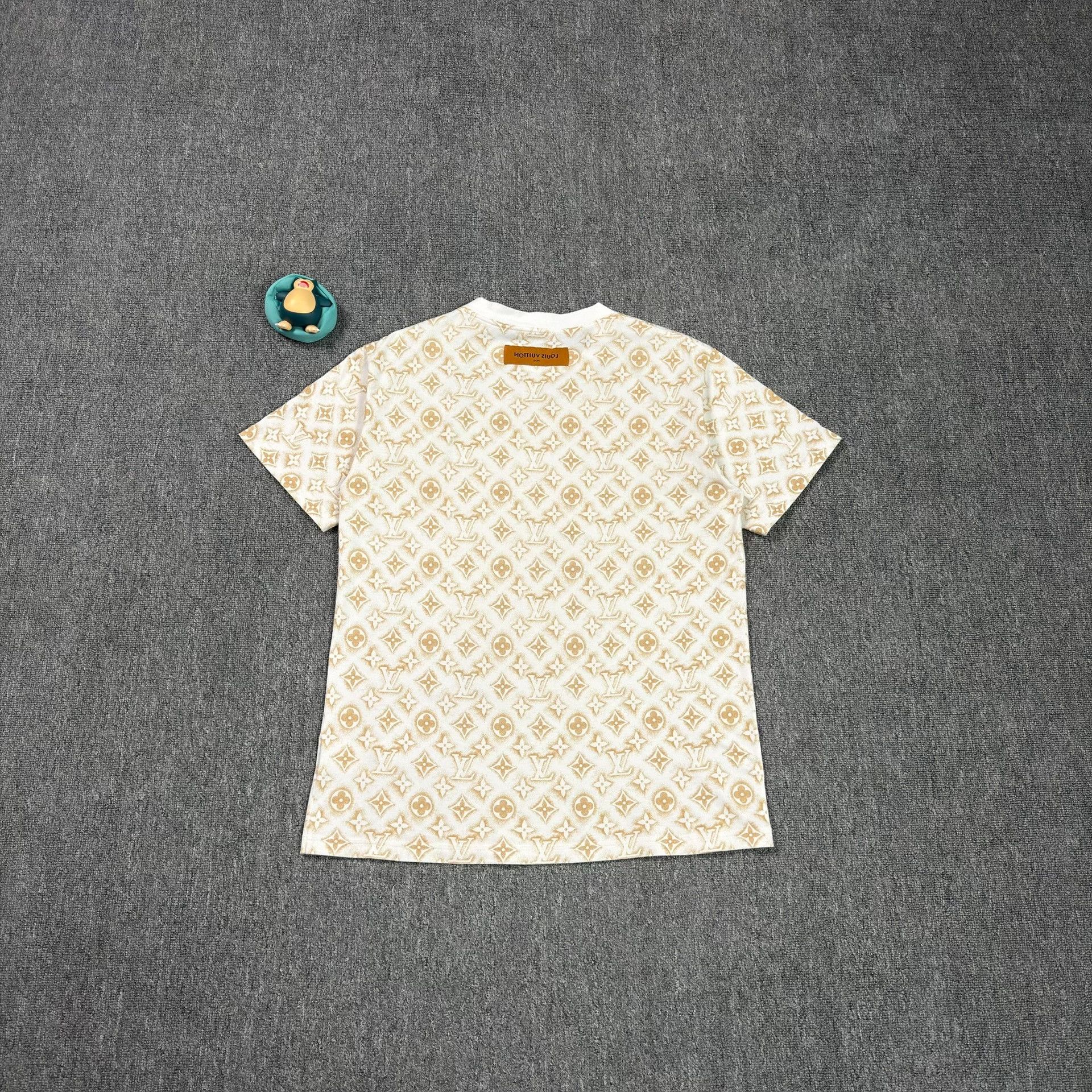Louis Vuitton Louis Vuitton Monogram All-over T-Shirt Size M Size US M / EU 48-50 / 2 - 3 Thumbnail