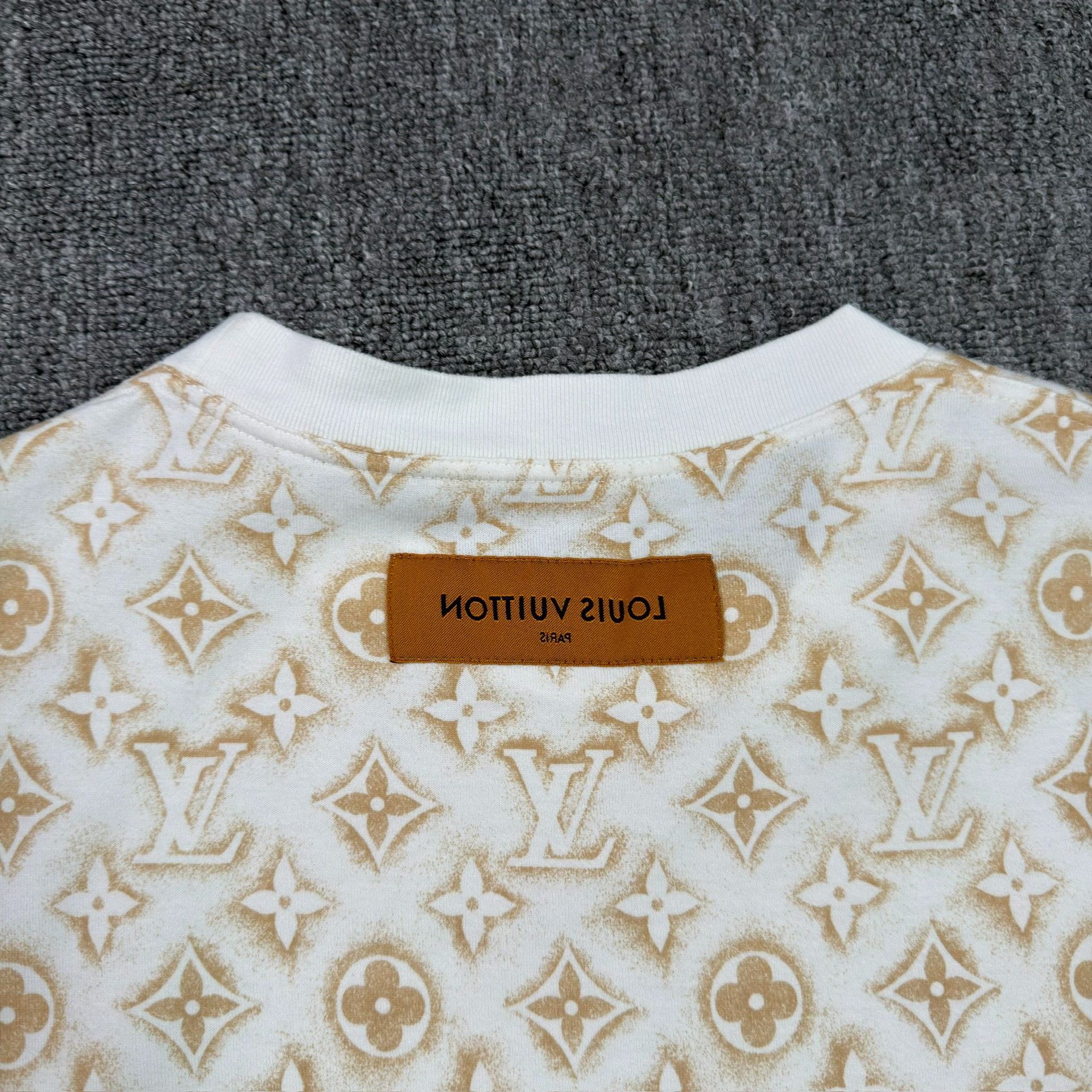 Louis Vuitton Louis Vuitton Monogram All-over T-Shirt Size M Size US M / EU 48-50 / 2 - 9 Thumbnail