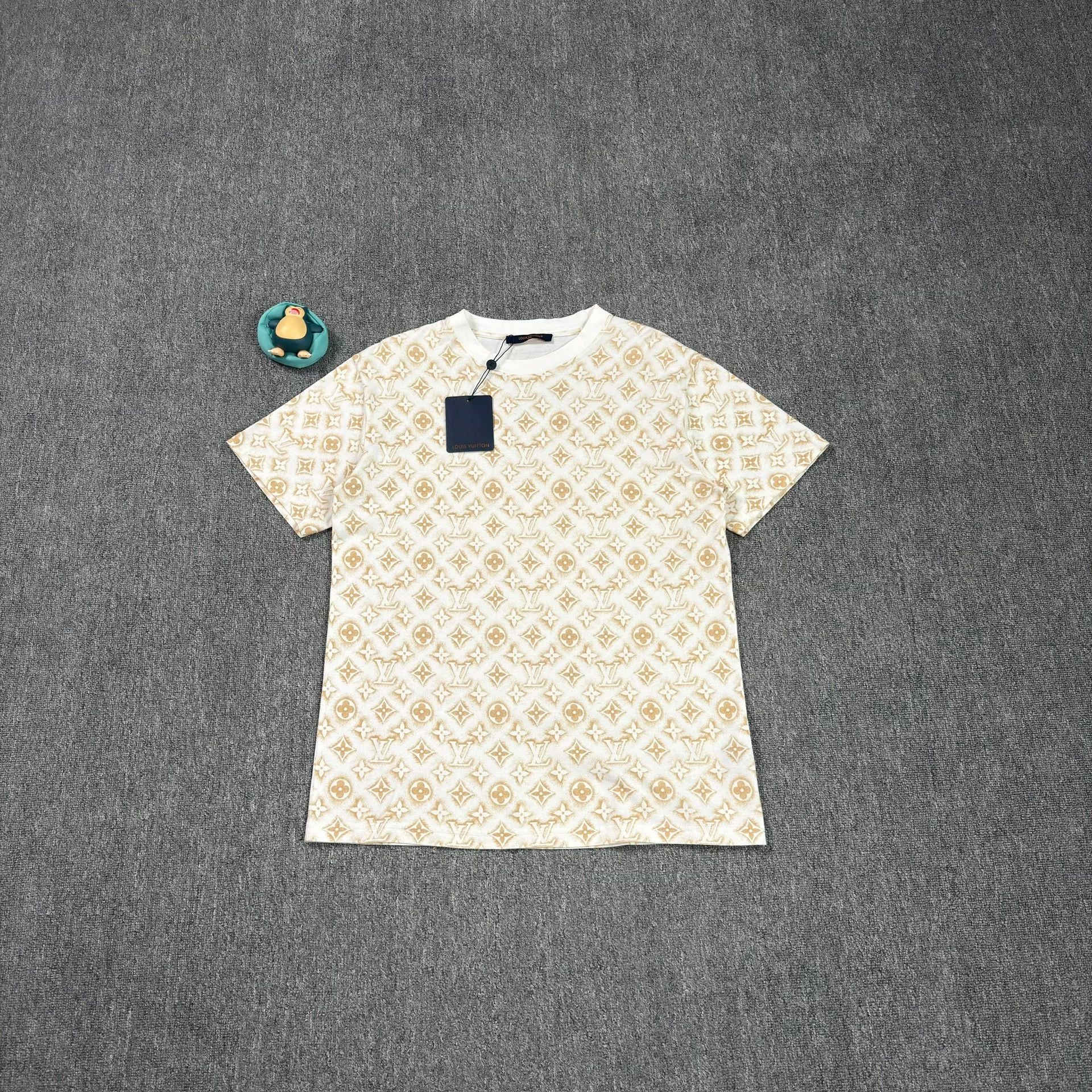 Louis Vuitton Louis Vuitton Monogram All-over T-Shirt Size M Size US M / EU 48-50 / 2 - 2 Thumbnail
