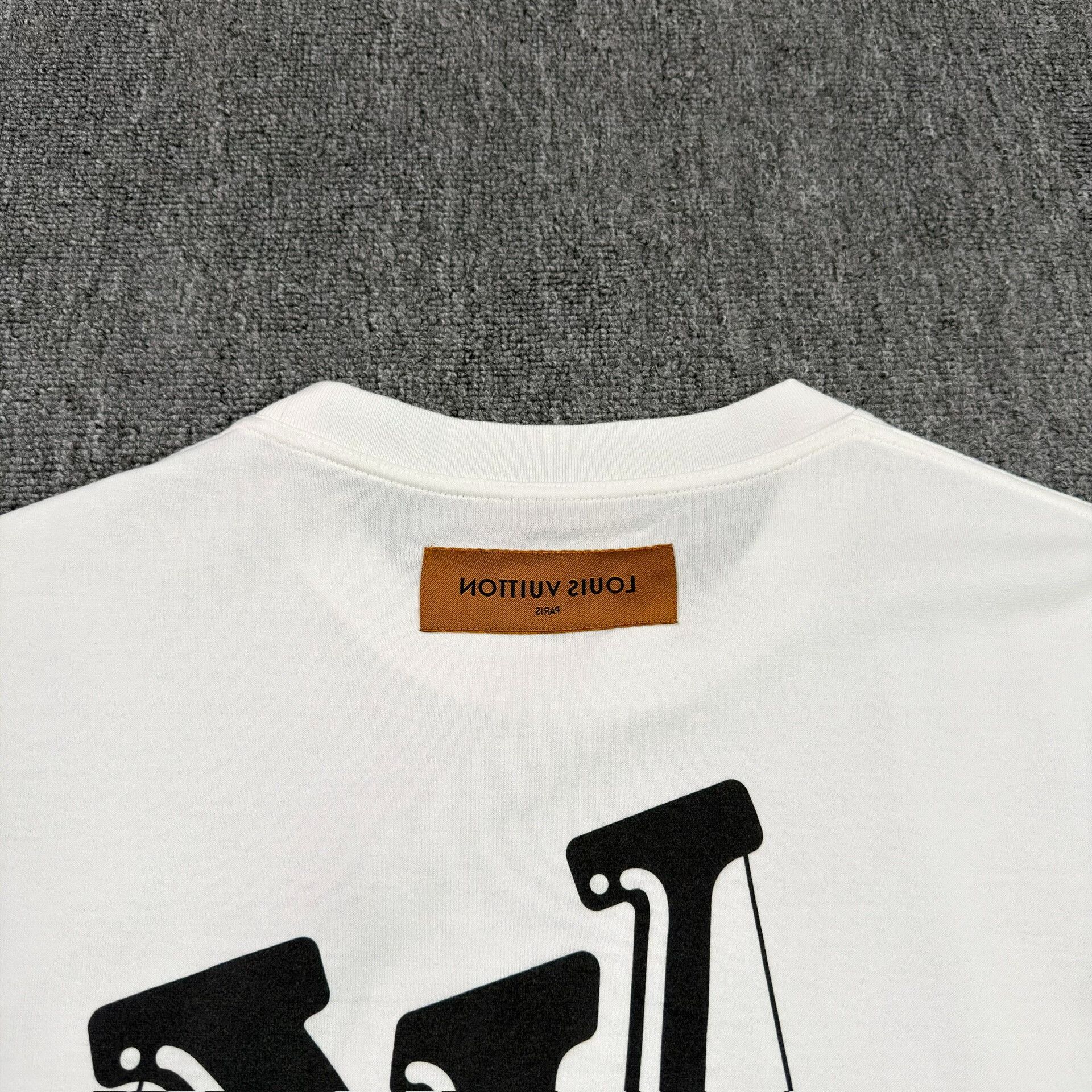 Louis Vuitton Louis Vuitton Puppet Graphic T-Shirt L Size US L / EU 52-54 / 3 - 9 Thumbnail