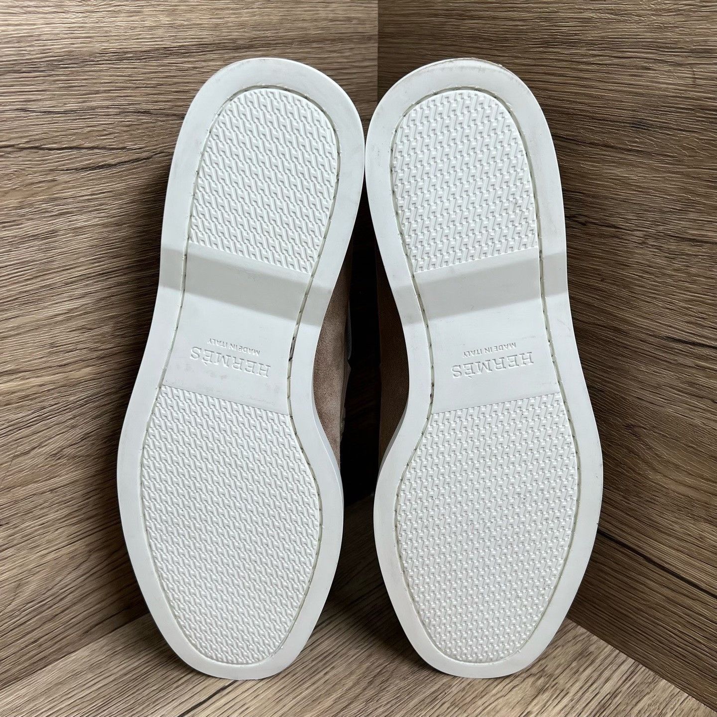 Hermes Hermes White Slip Ons 7 Men Size US 7 / EU 40 - 6 Thumbnail