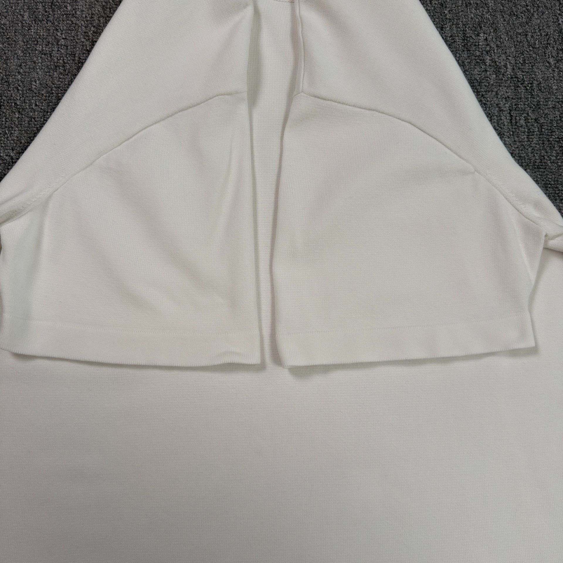 Louis Vuitton Louis Vuitton Pin Embroidered Logo T-Shirt Size L Size US L / EU 52-54 / 3 - 5 Thumbnail