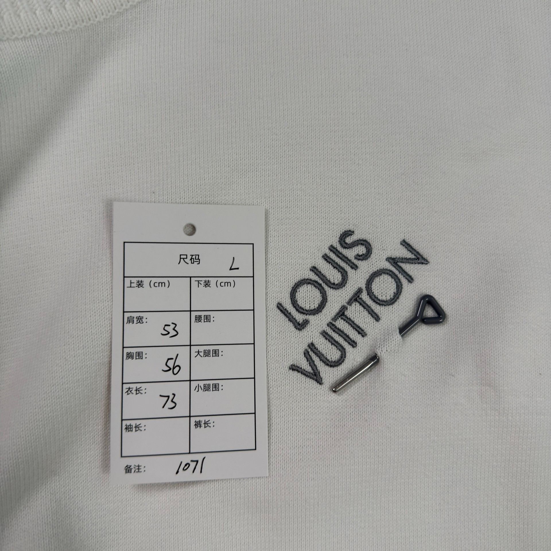 Louis Vuitton Louis Vuitton Pin Embroidered Logo T-Shirt Size L Size US L / EU 52-54 / 3 - 7 Thumbnail