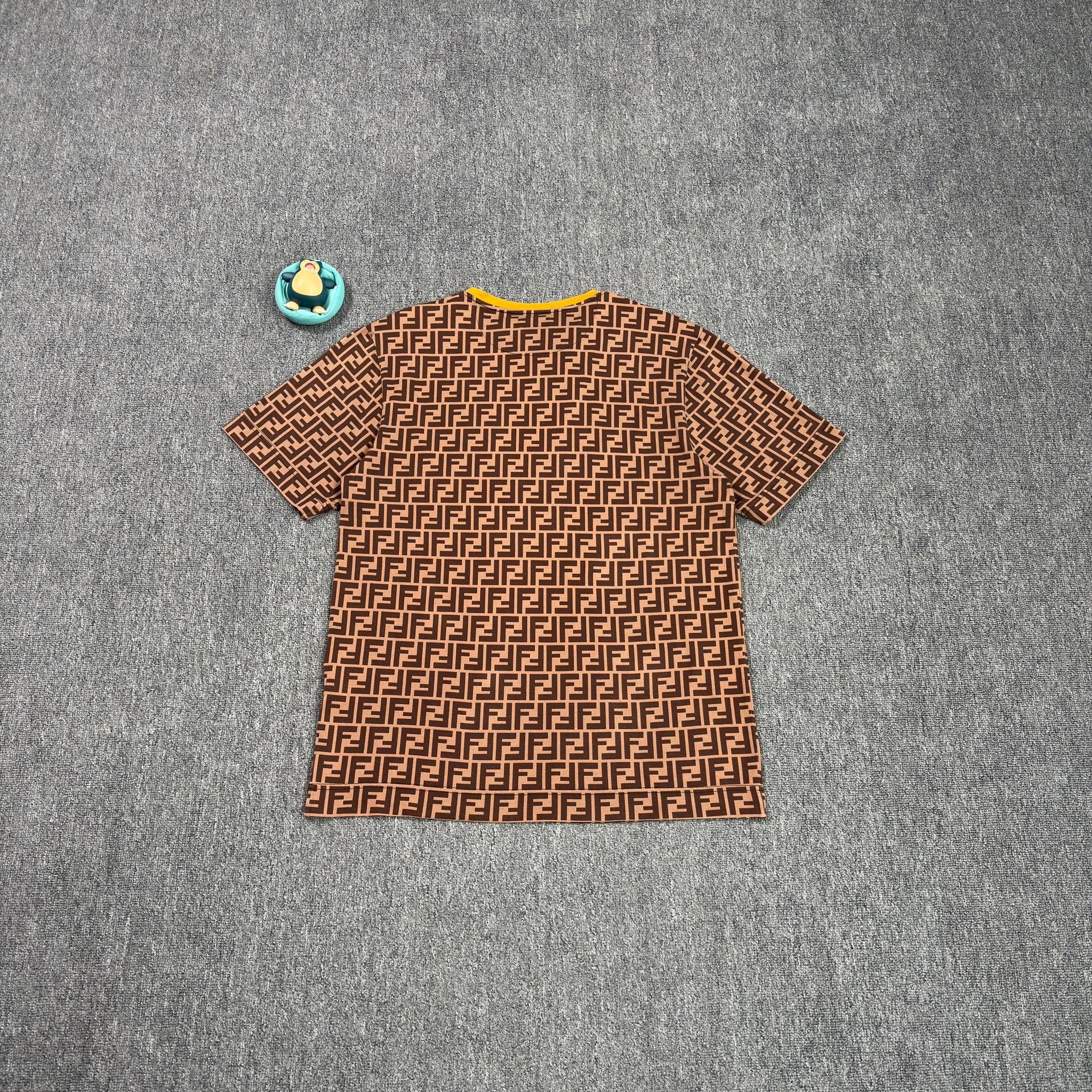 Fendi Fendi FF Zucca Monogram Print T-Shirt US M Size US M / EU 48-50 / 2 - 3 Thumbnail