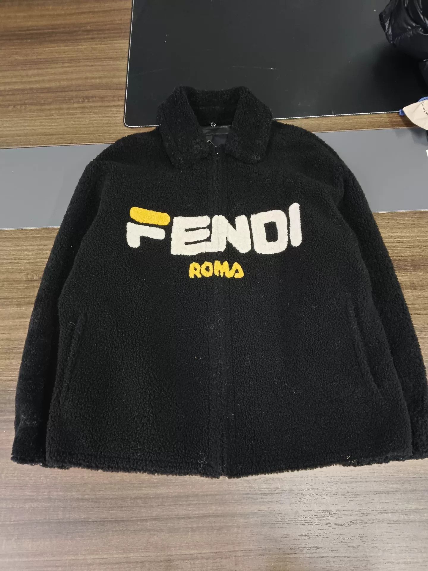 Fendi Fendi Reversible Shearling Logo Jacket IT 40 Size S / US 4 / IT 40 - 2 Thumbnail