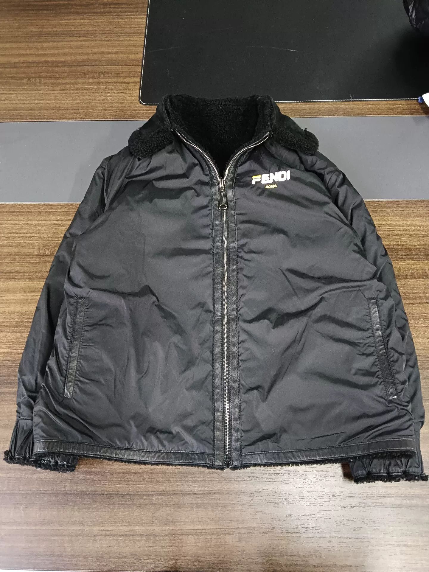 Fendi Fendi Reversible Shearling Logo Jacket IT 40 Size S / US 4 / IT 40 - 3 Thumbnail