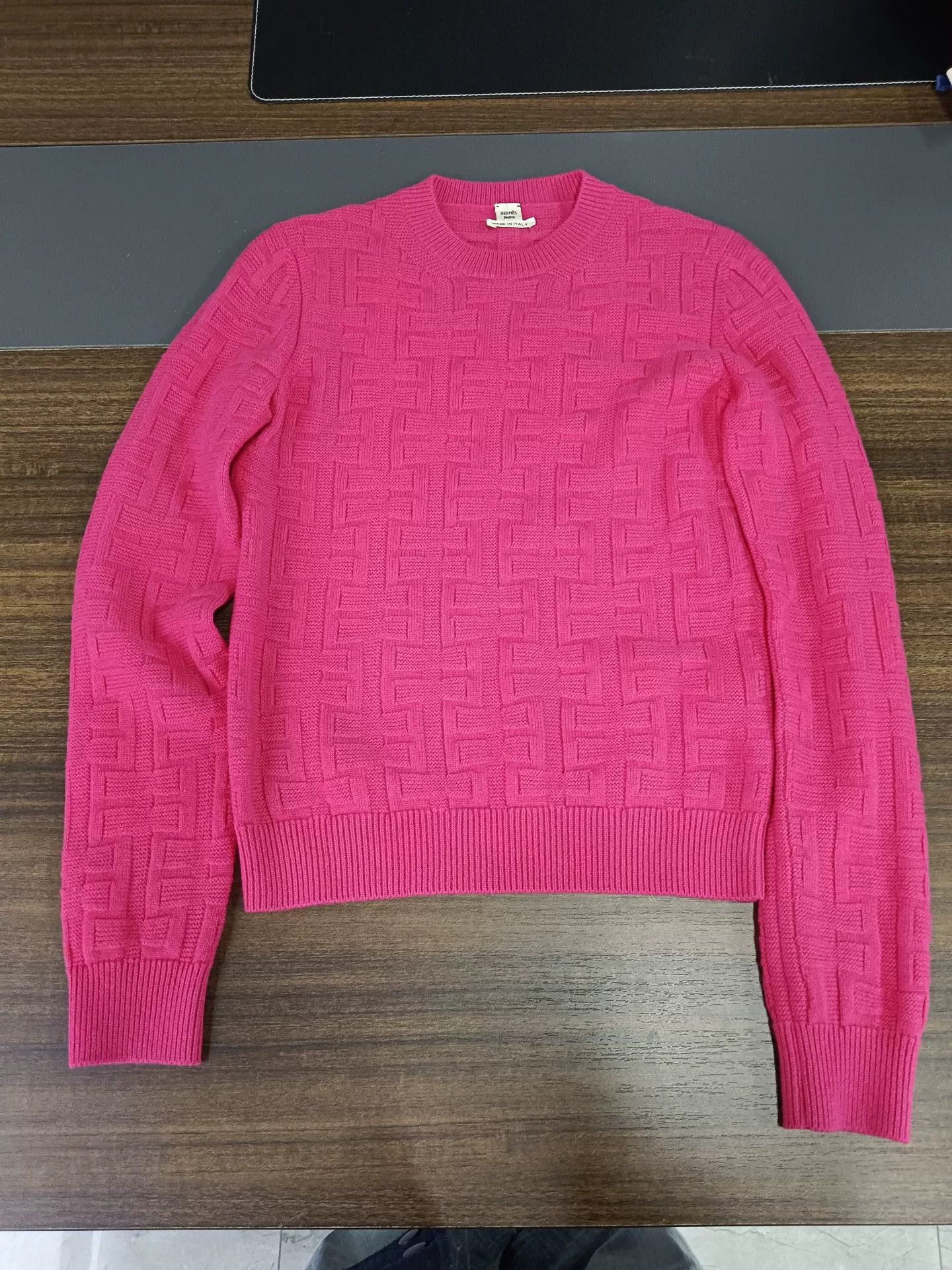 Hermes Hermes Pink Virgin Wool Knit Sweater Size FR 34 Size XS / US 0-2 / IT 36-38 - 2 Thumbnail