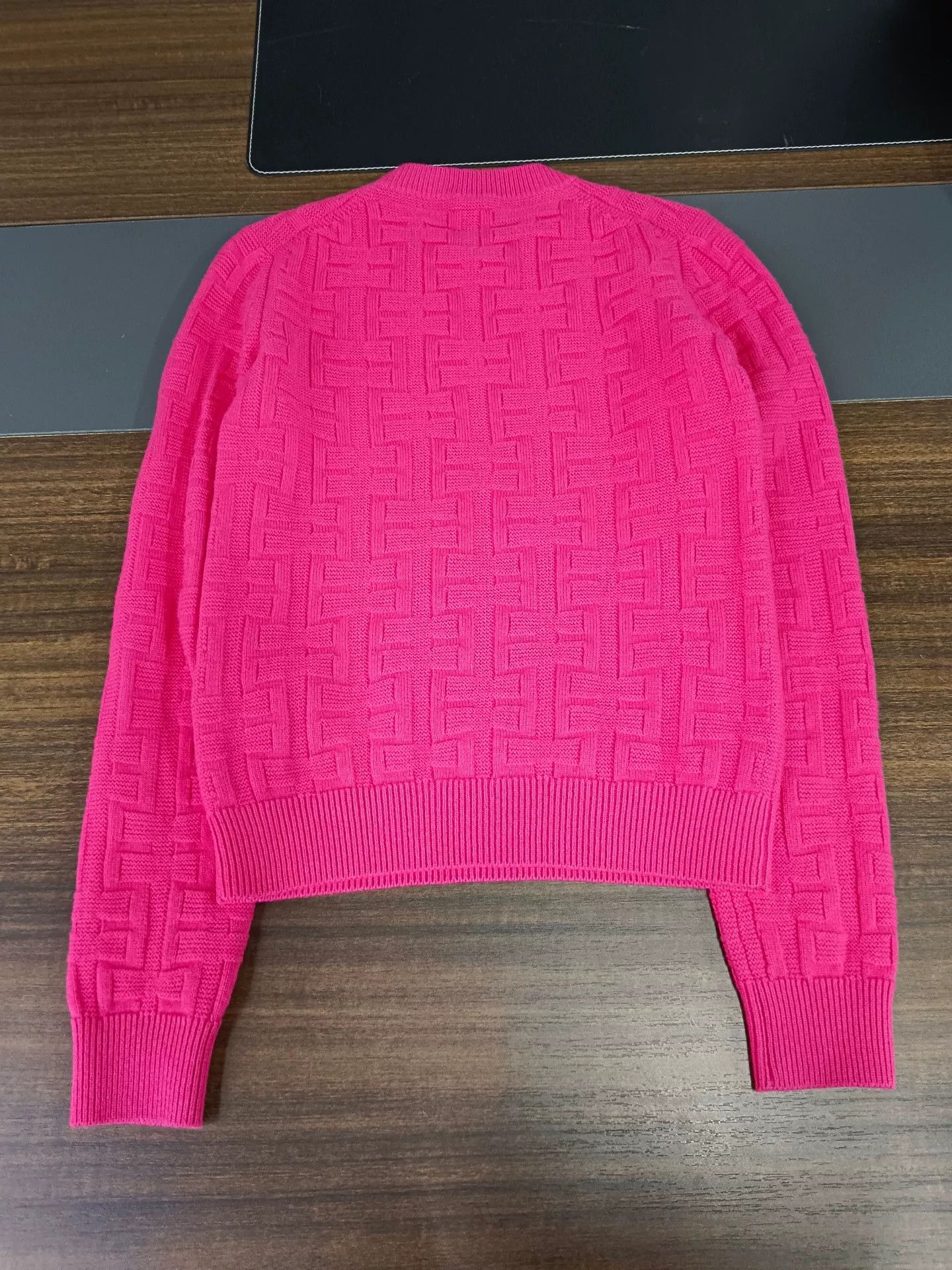 Hermes Hermes Pink Virgin Wool Knit Sweater Size FR 34 Size XS / US 0-2 / IT 36-38 - 5 Thumbnail