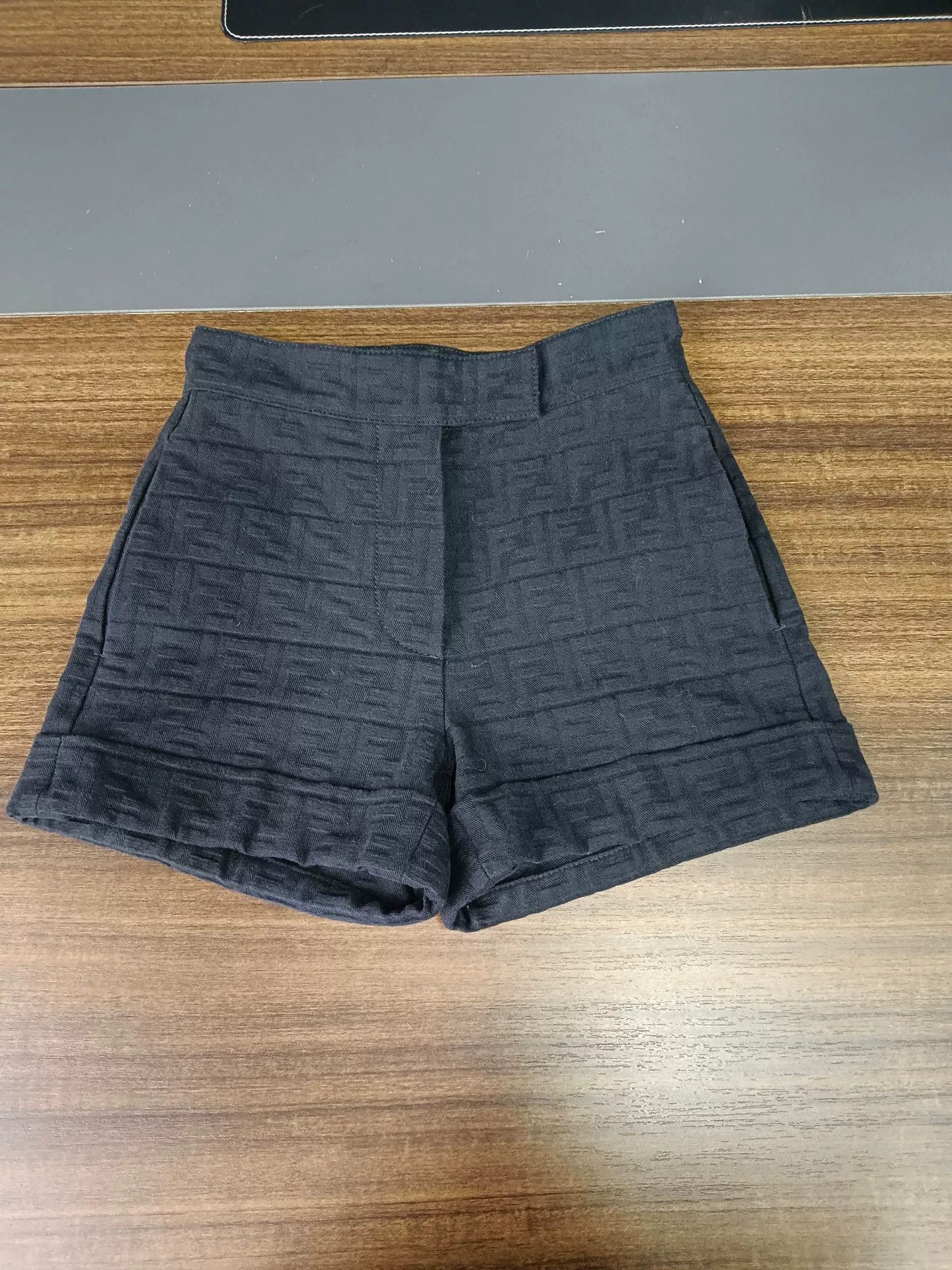 Fendi Fendi Monogram FF Shorts IT 36 Size 25" / US 0 / IT 36 - 2 Thumbnail