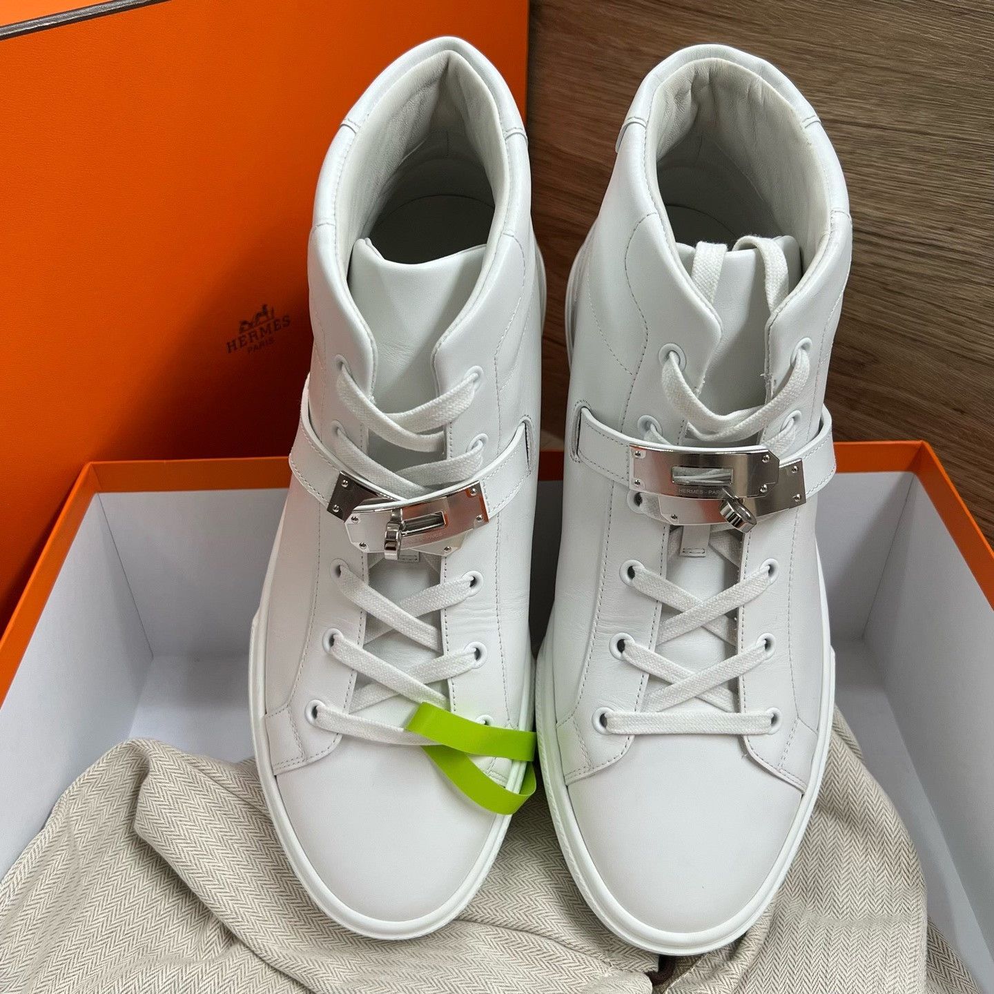 Hermes Hermes White Hitop Sneakers 7 Men Size US 7 / EU 40 - 3 Thumbnail
