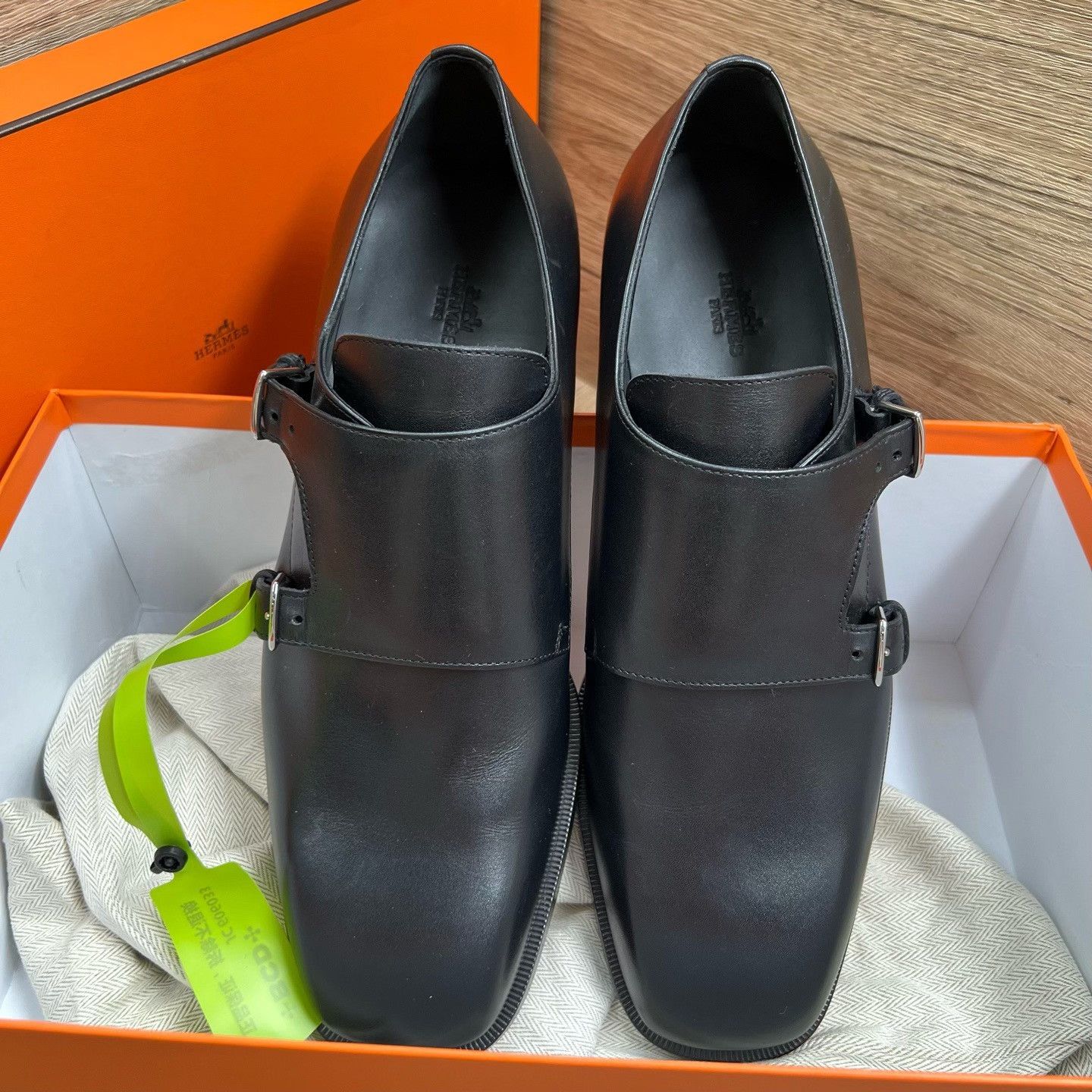 Hermes Hermes Silver Lowtop Sneakers 7.5 Men Size US 7.5 / EU 40-41 - 2 Thumbnail