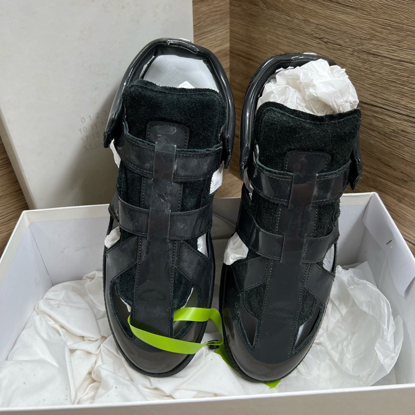 Maison Margiela Maison Margiela Black Lowtop Sneakers 8 Men Size US 8 / EU 41 - 2 Thumbnail