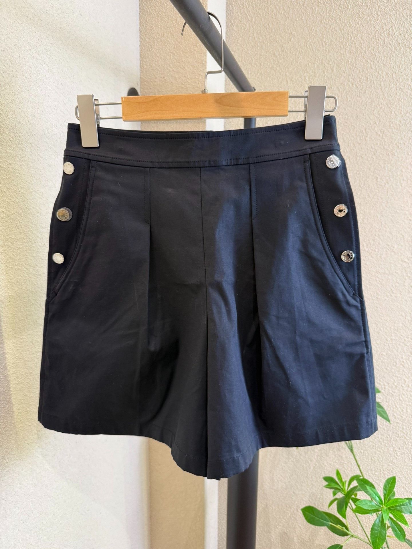 Hermes Hermes Belted Button Detail Shorts FR 34 Size 25" / US 0 / IT 36 - 2 Thumbnail
