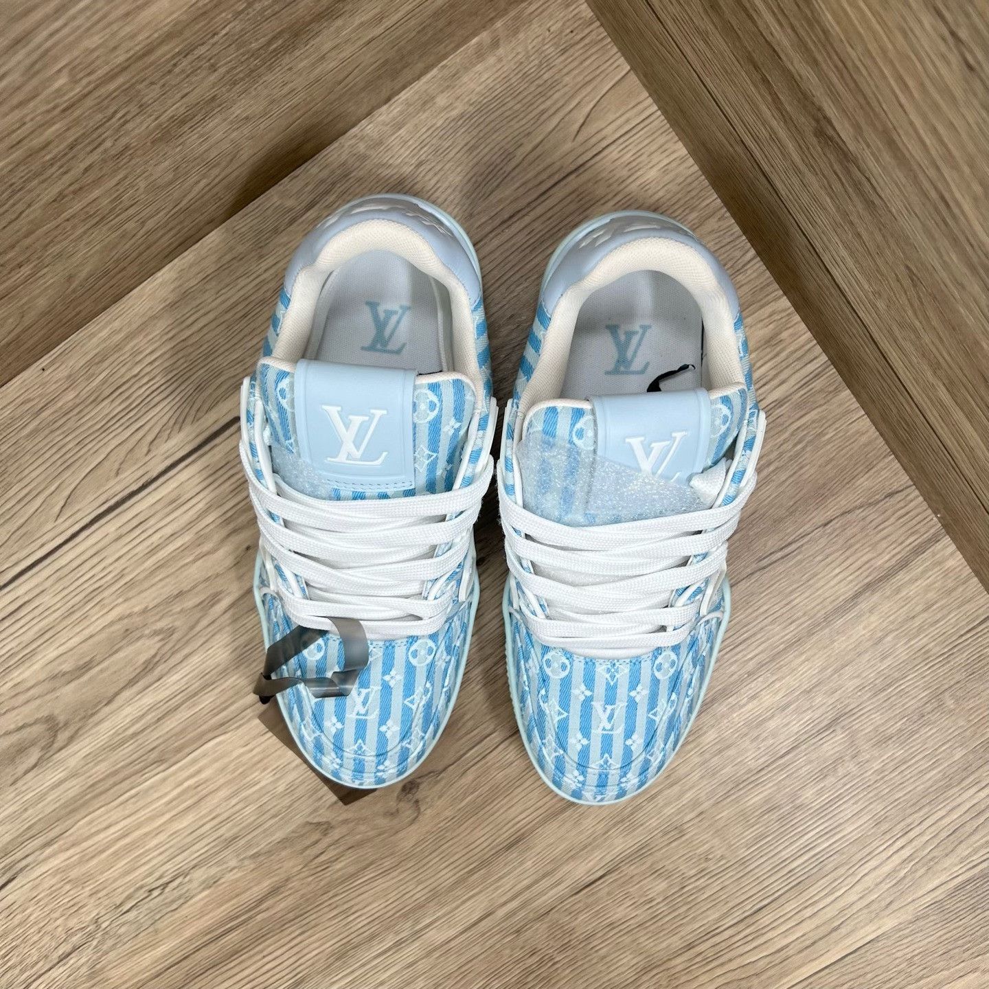 Louis Vuitton Louis Vuitton Training Blue Lowtop Sneakers us_6-5 Women Size US 6.5 / IT 36.5 - 4 Thumbnail