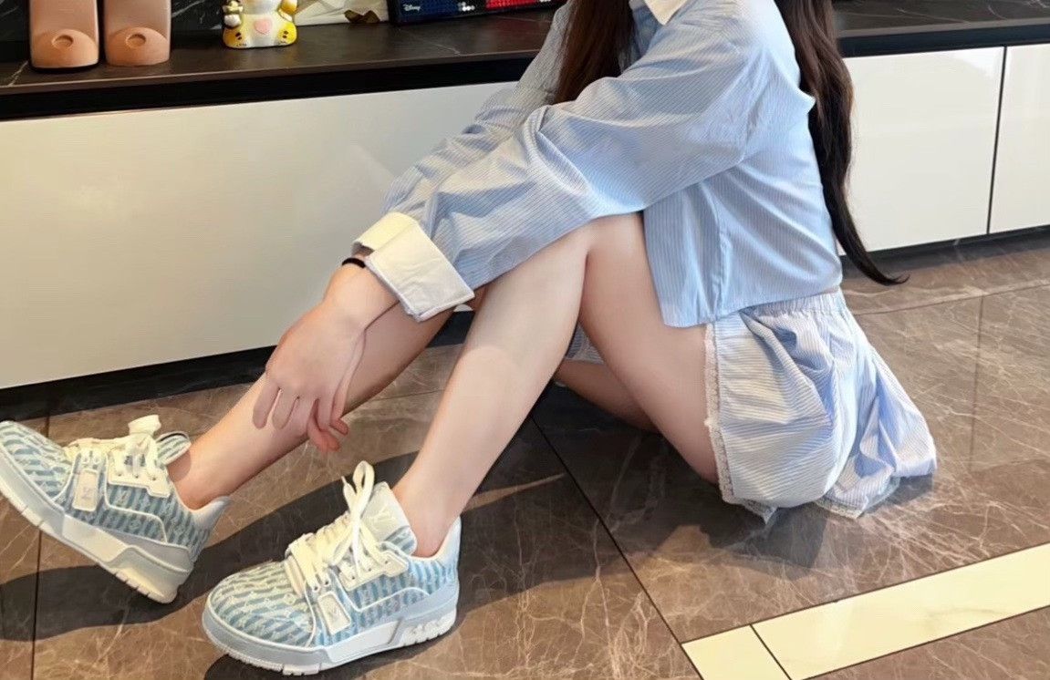 Louis Vuitton Louis Vuitton Training Blue Lowtop Sneakers us_6-5 Women Size US 6.5 / IT 36.5 - 2 Thumbnail