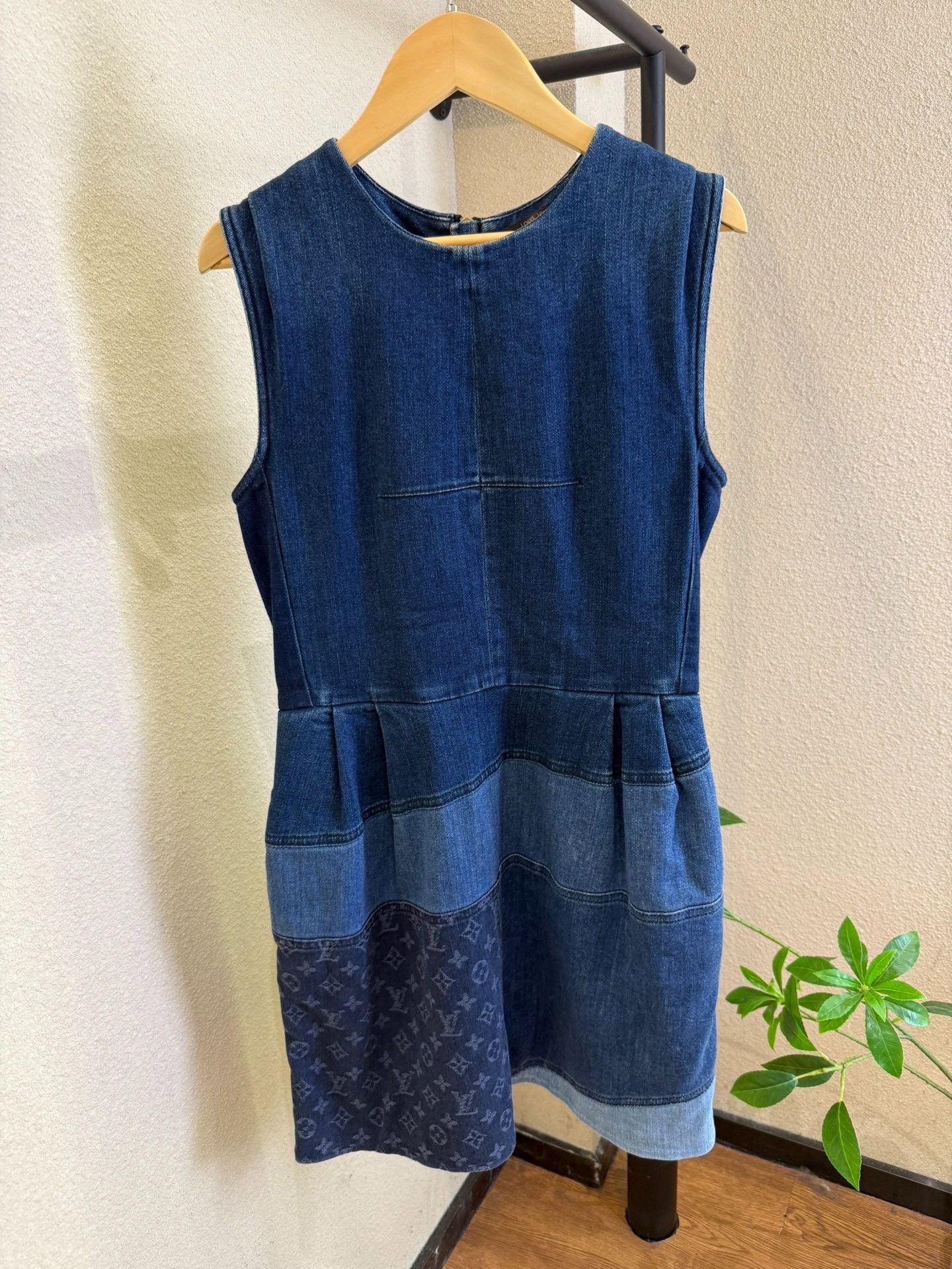 Louis Vuitton Louis Vuitton Monogram Patchwork Denim Dress 36 Size XS / US 0-2 / IT 36-38 - 2 Thumbnail