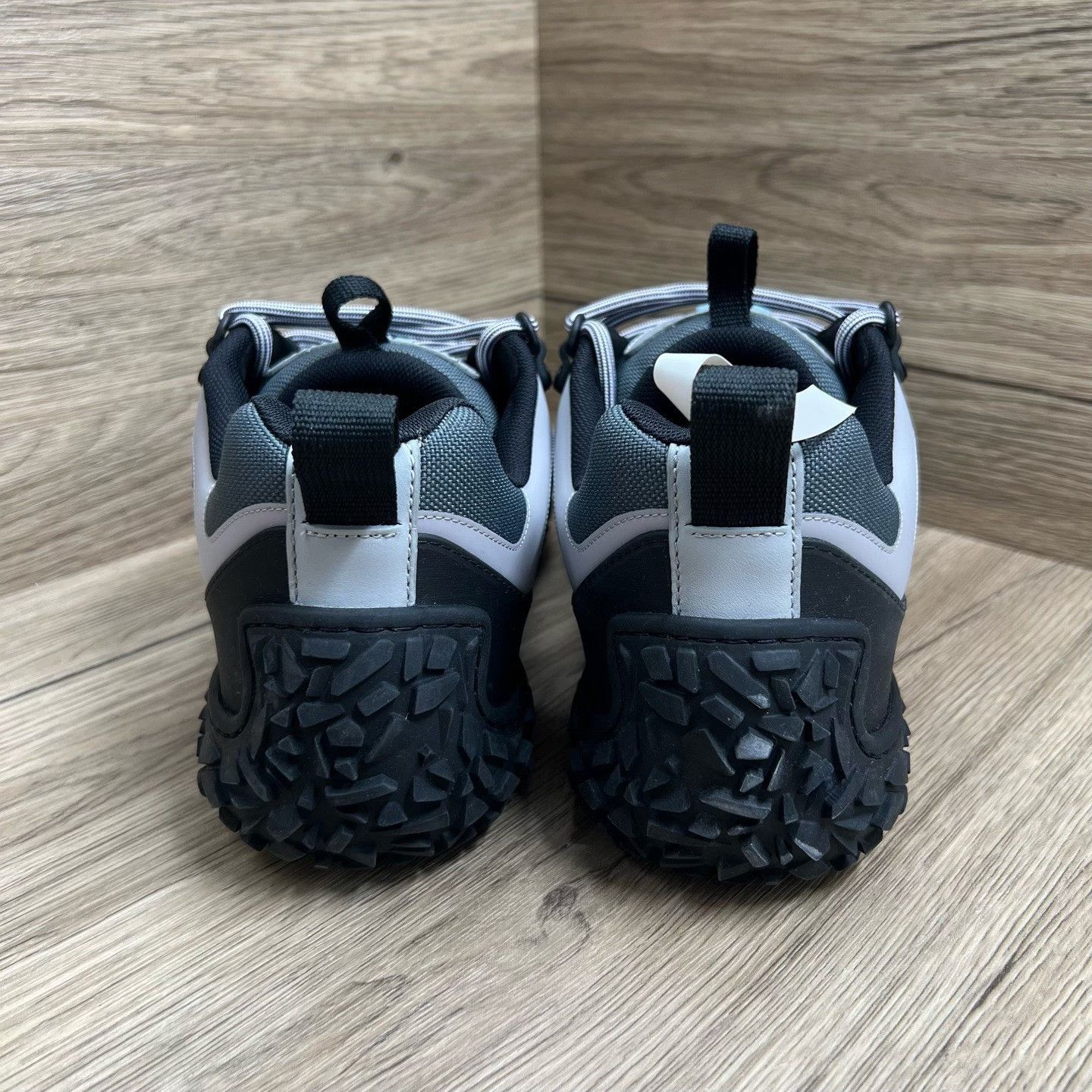 Dior Dior Hiking Gray Lowtop Sneakers 5.5 Men Size US 5.5 / EU 38 - 5 Thumbnail