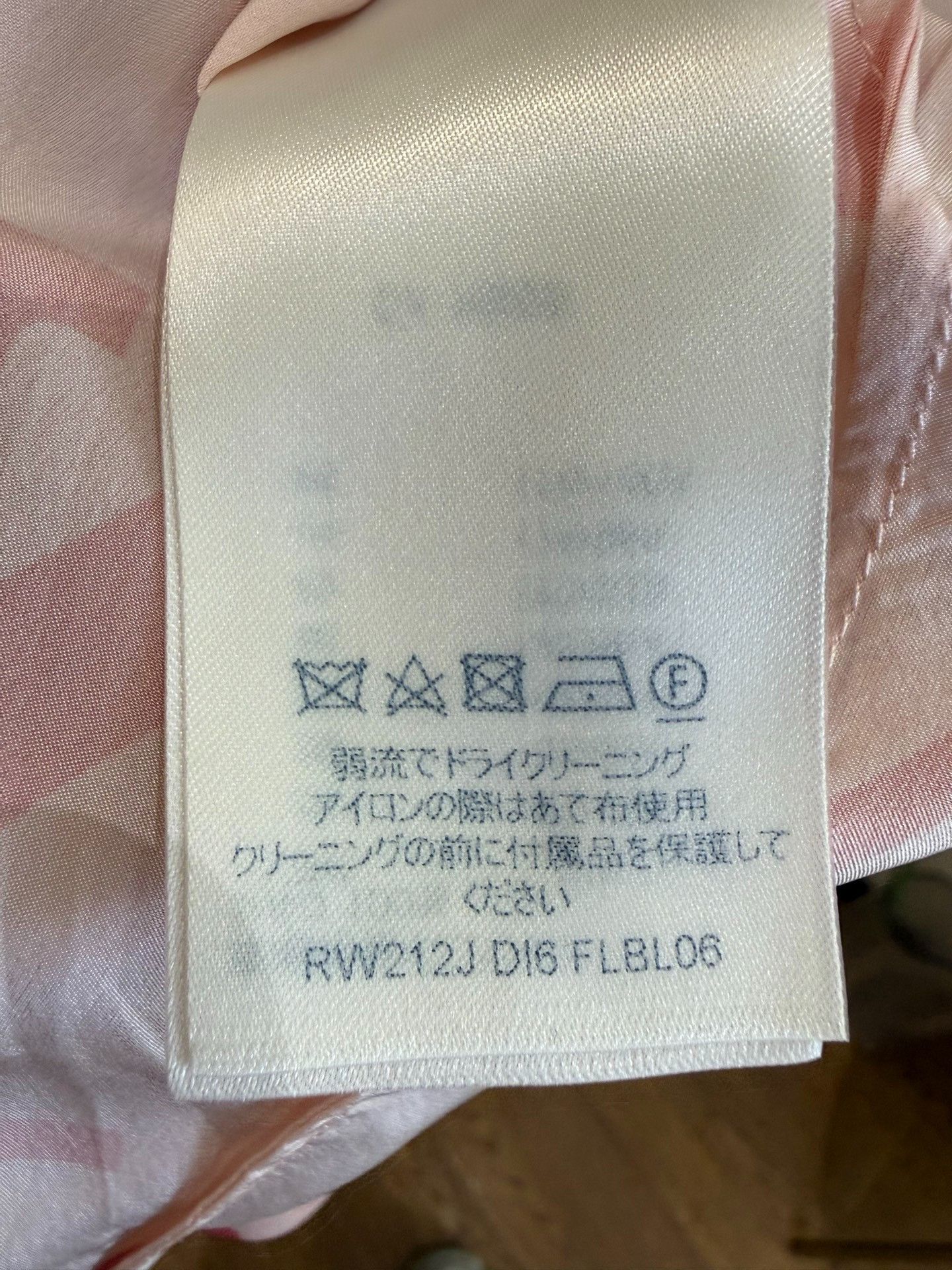 Louis Vuitton Louis Vuitton Monogram Silk Short Sleeve Shirt 36 Size XS / US 0-2 / IT 36-38 - 8 Thumbnail