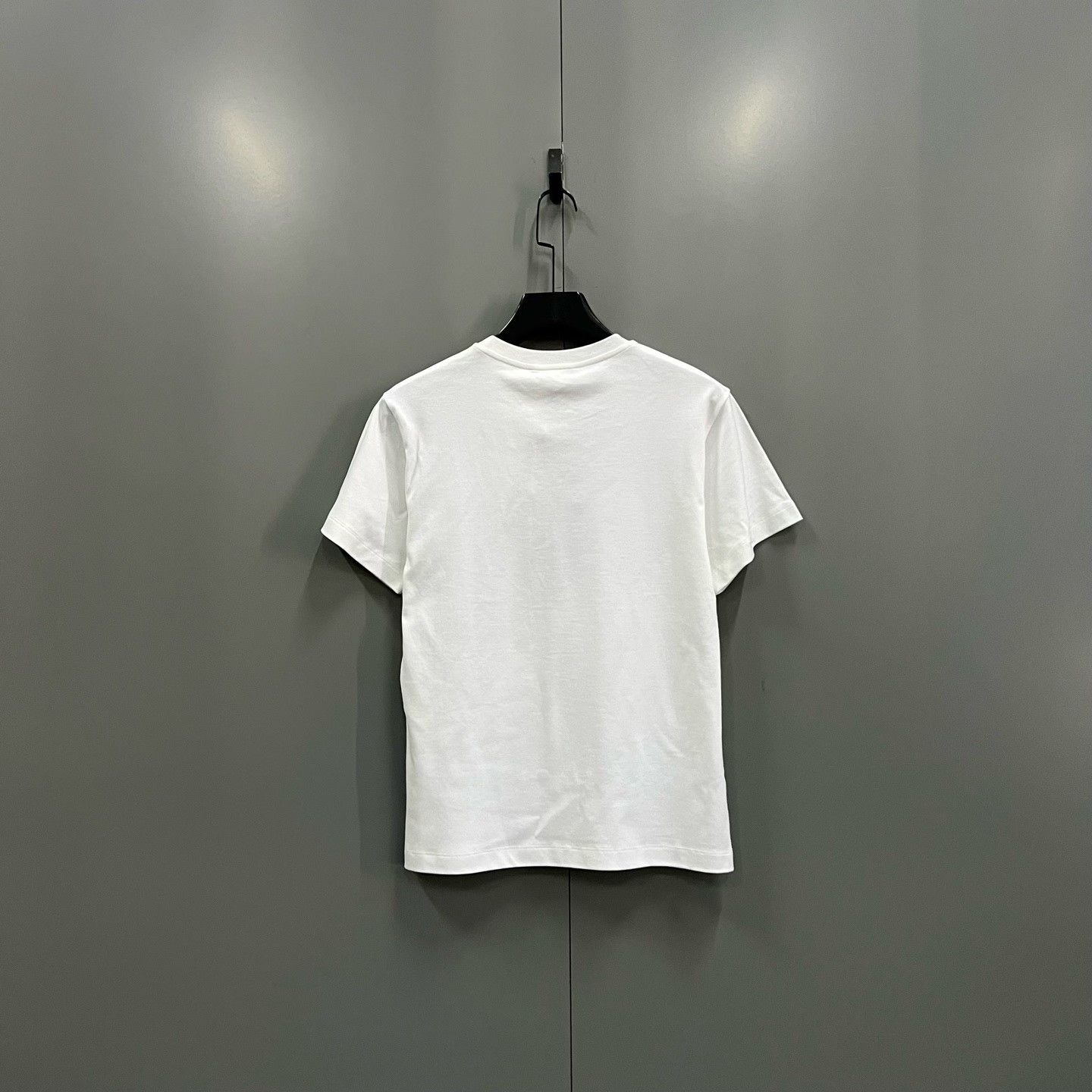 Louis Vuitton Louis Vuitton White T-Shirt S Women Size S / US 4 / IT 40 - 2 Thumbnail