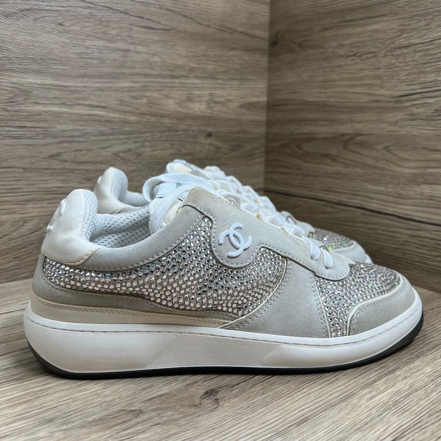 Chanel Chanel White Lowtop Sneakers us_10 Women Size US 10 / IT 40 - 4 Thumbnail