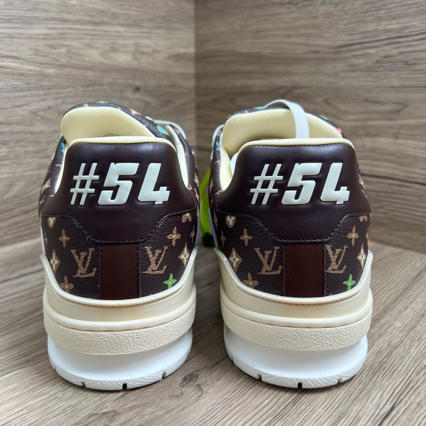 Louis Vuitton Louis Vuitton Collab Brown Lowtop Sneakers 9.5 Men Size US 9.5 / EU 42-43 - 6 Thumbnail