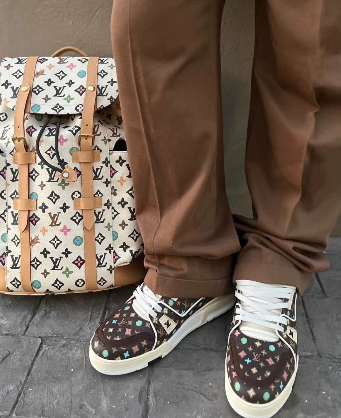 Louis Vuitton Louis Vuitton Collab Brown Lowtop Sneakers 9.5 Men Size US 9.5 / EU 42-43 - 2 Thumbnail