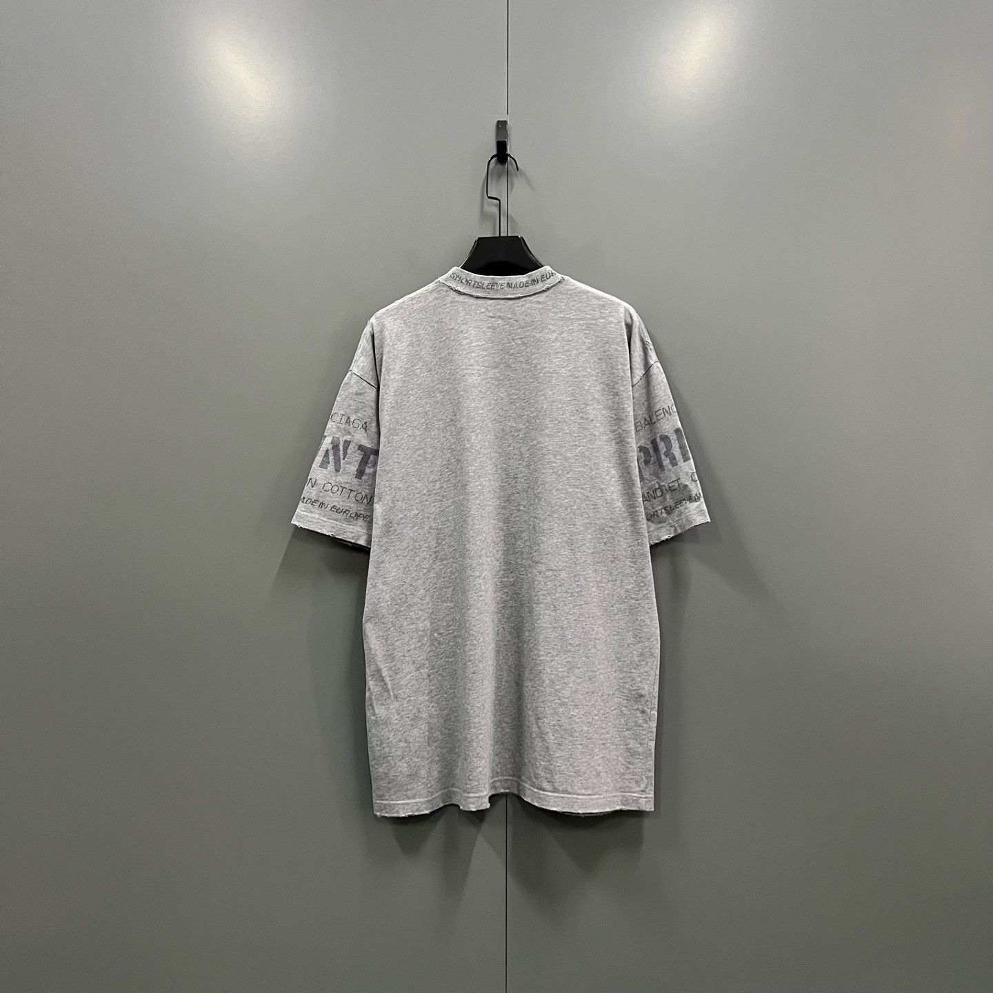 Balenciaga Balenciaga Retro Printed Gray T-Shirt s Men Size US S / EU 44-46 / 1 - 3 Thumbnail