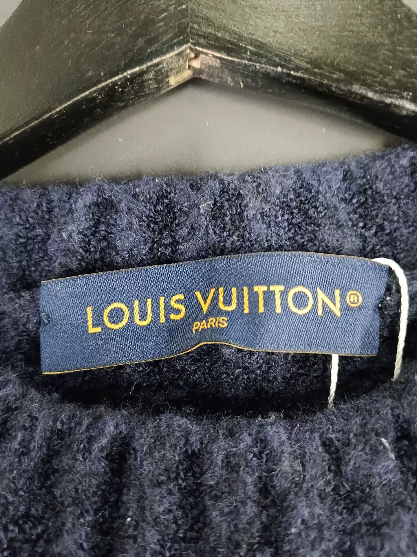 Louis Vuitton Louis Vuitton Big Logo Textured Knit Sweater L Size US L / EU 52-54 / 3 - 5 Thumbnail