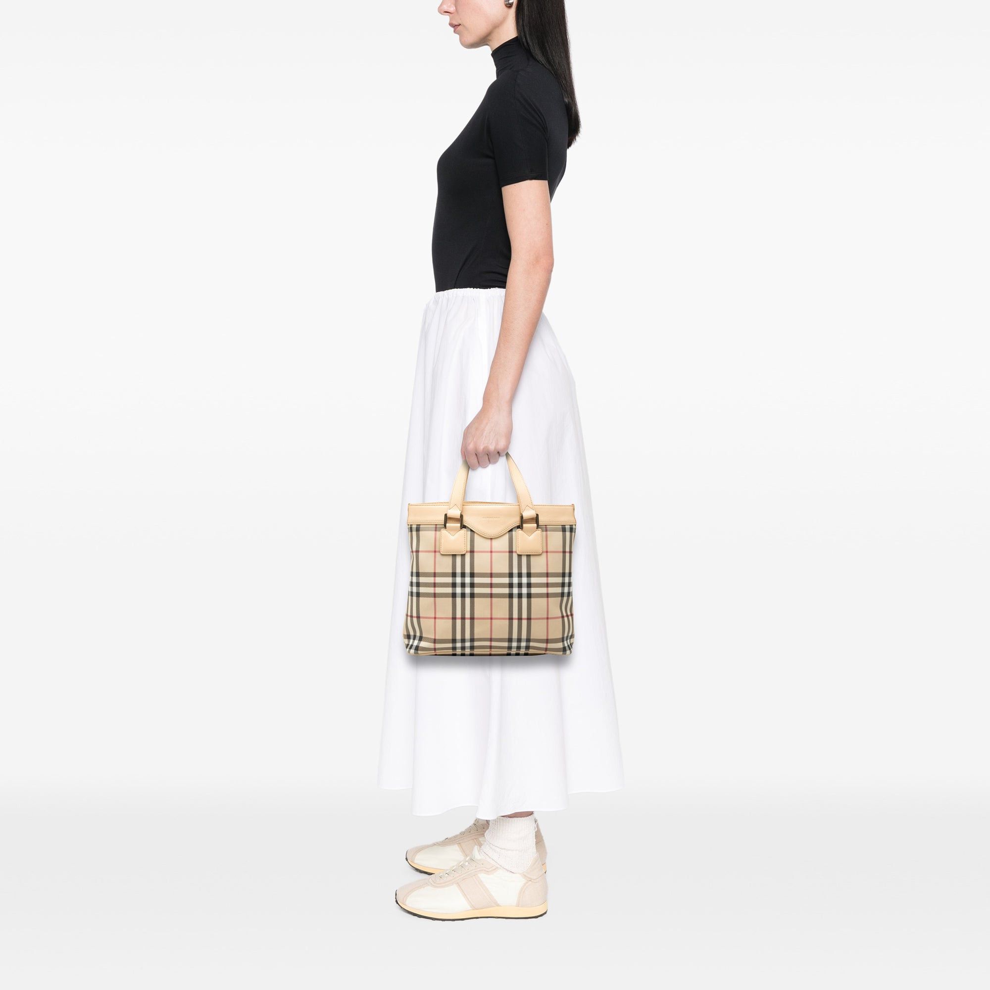 Burberry House Check Canvas Handbag Size ONE SIZE - 6 Thumbnail