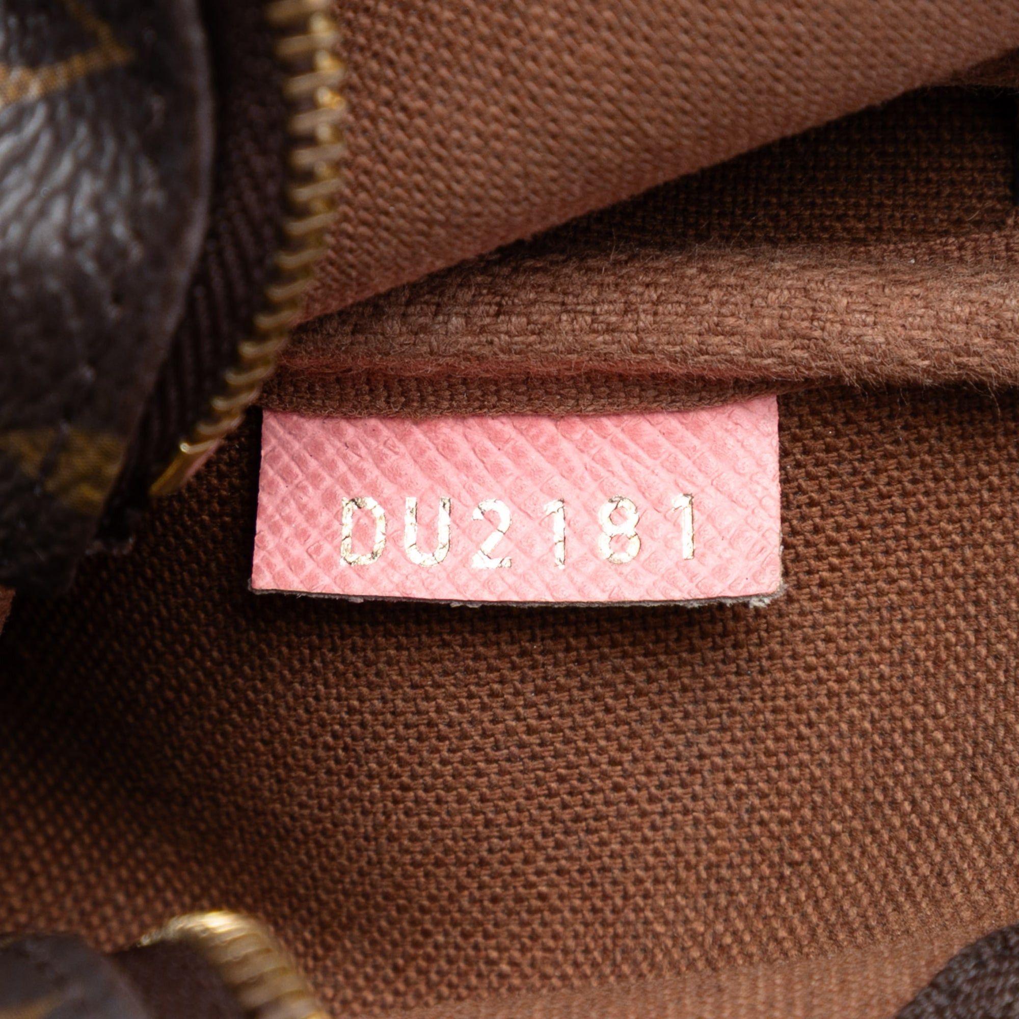 Louis Vuitton Monogram Illustre Mini Pochette Accessories Size ONE SIZE - 6 Thumbnail